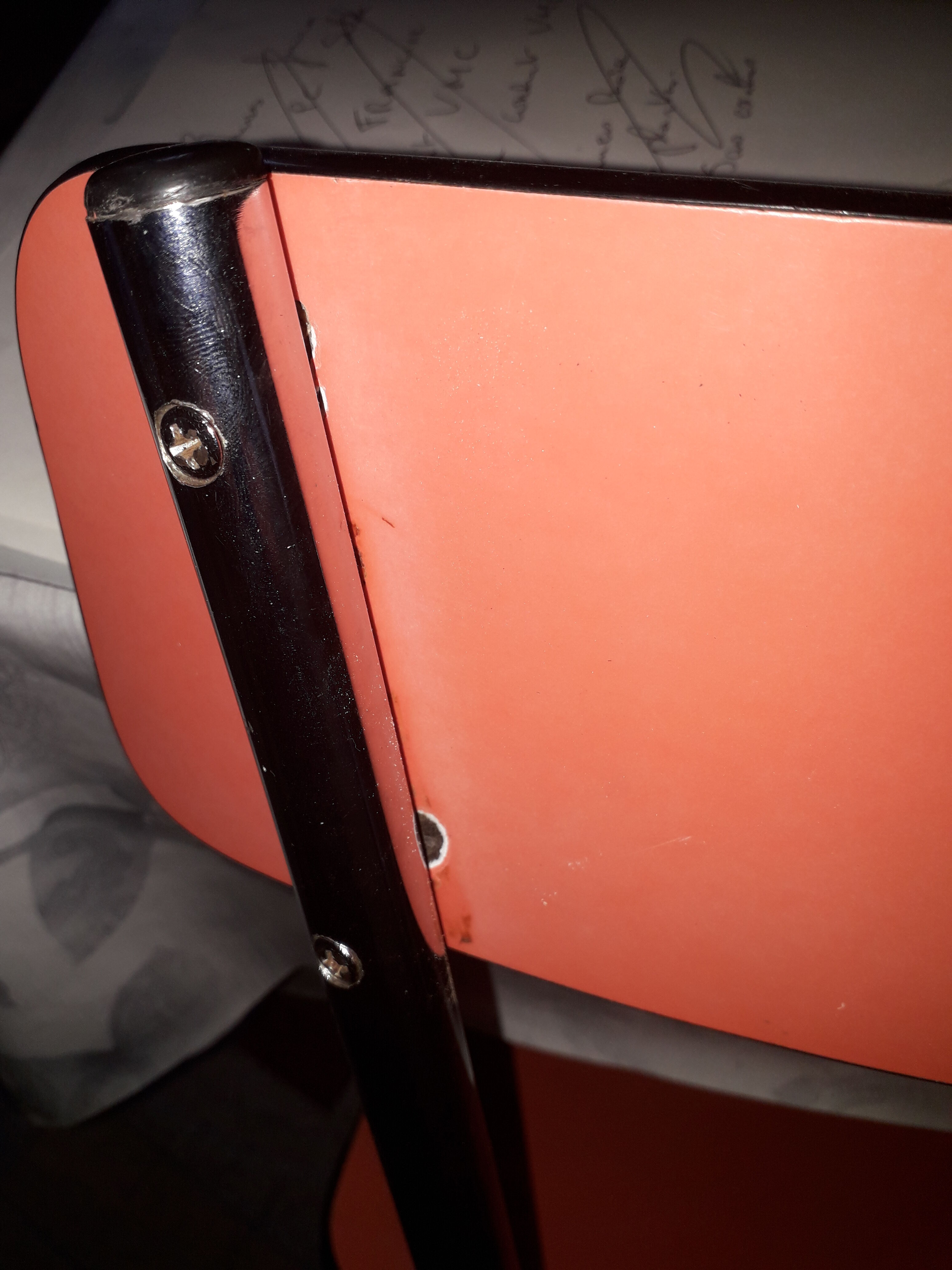 Paire de chaises en formica rouge pastel vintage