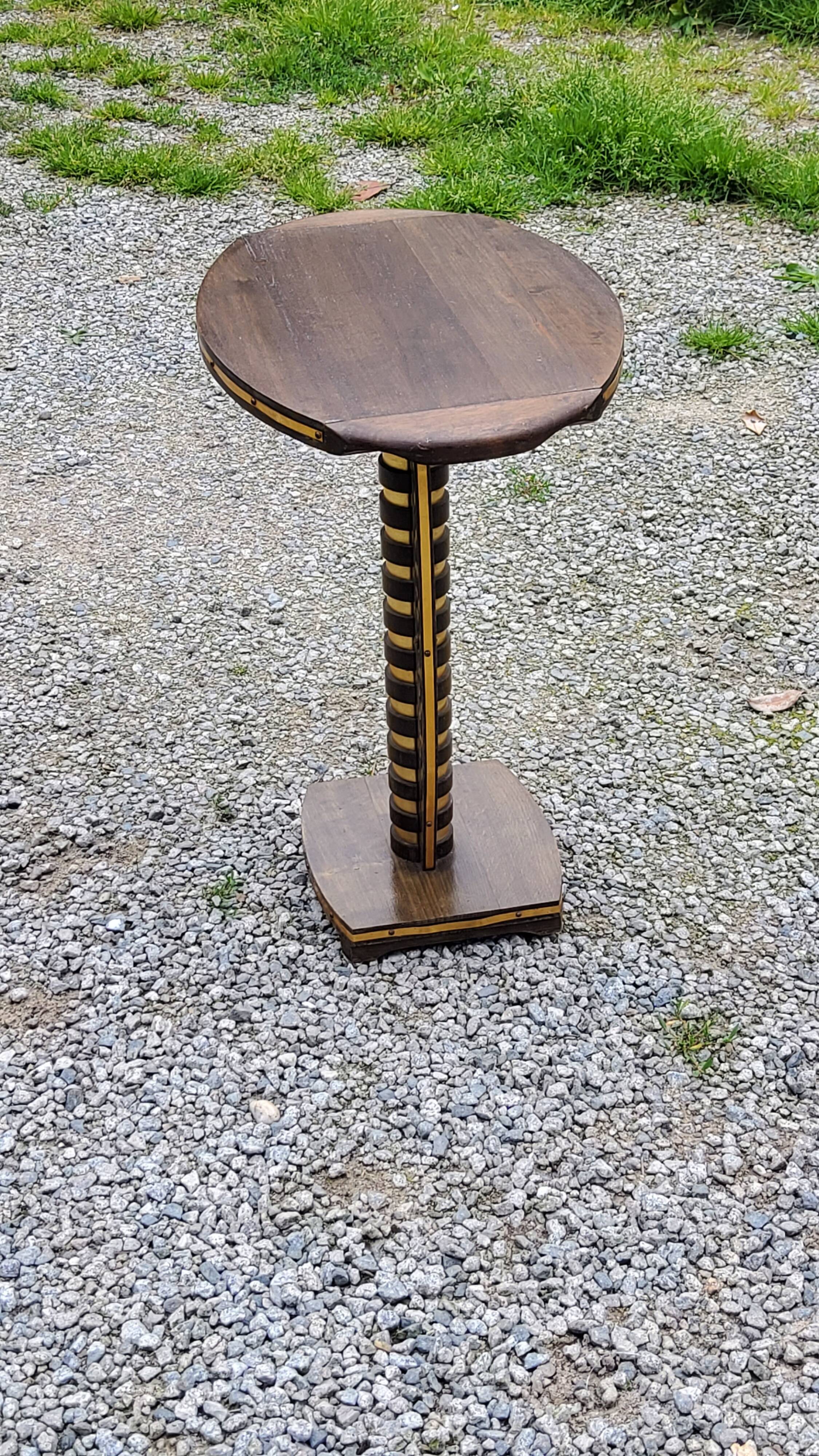 Art deco style pedestal table in beech and gold metal