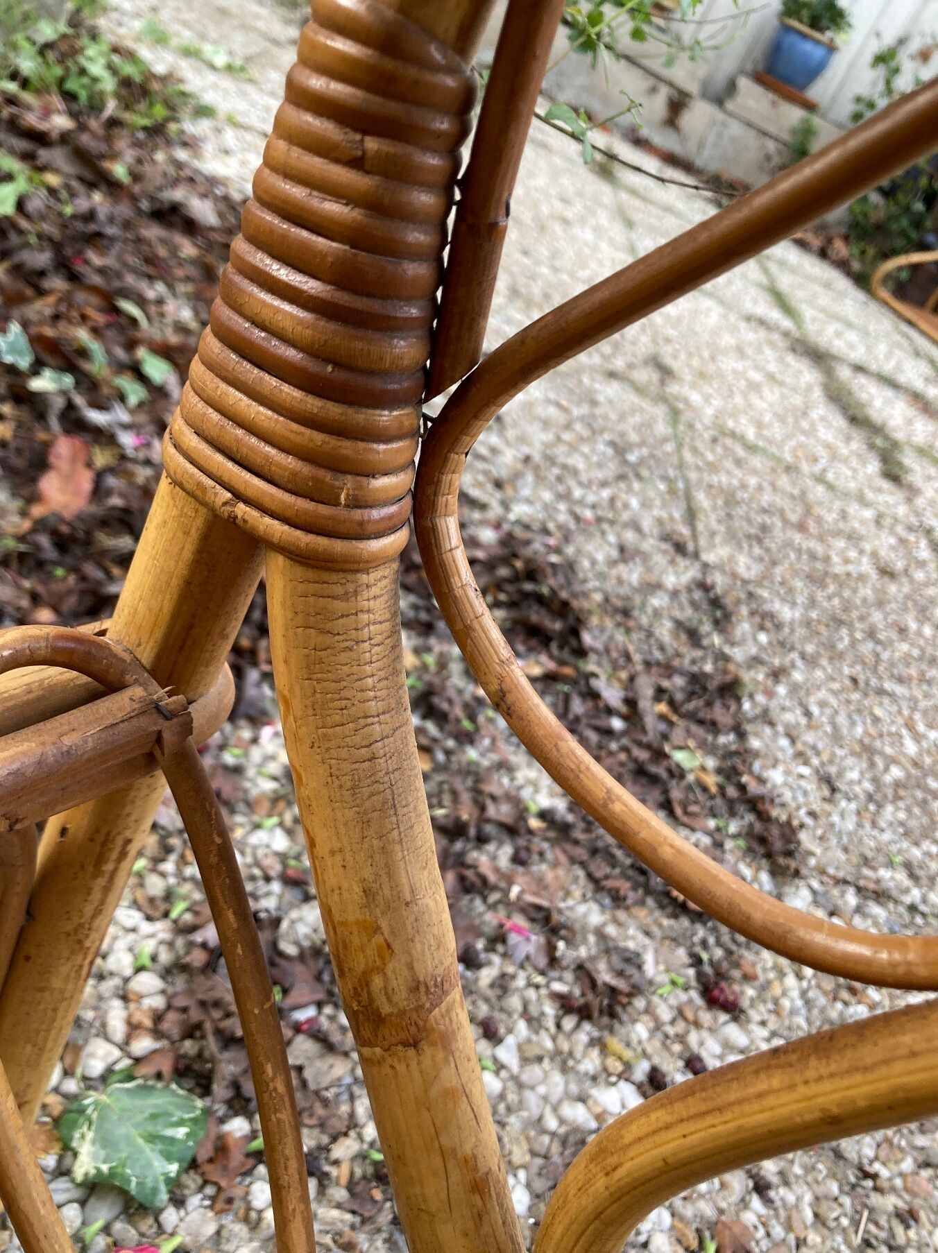 Vintage rattan magazine rack table