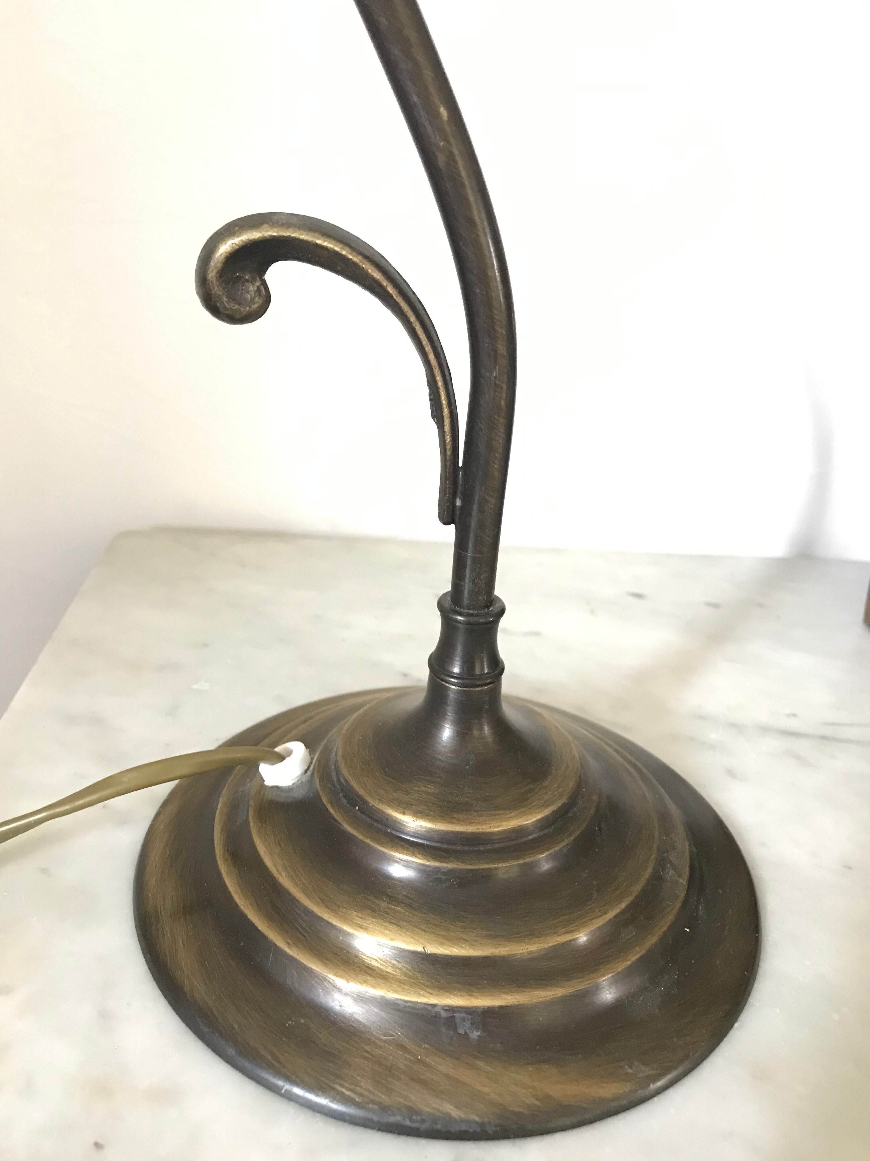 Art nouveau style tulip lamp