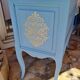 Commode en bois massif repeint bleu lagune style Louis XV à 2 tiroirs