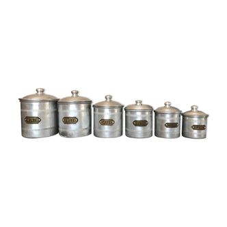 Pots anciens en fer blanc