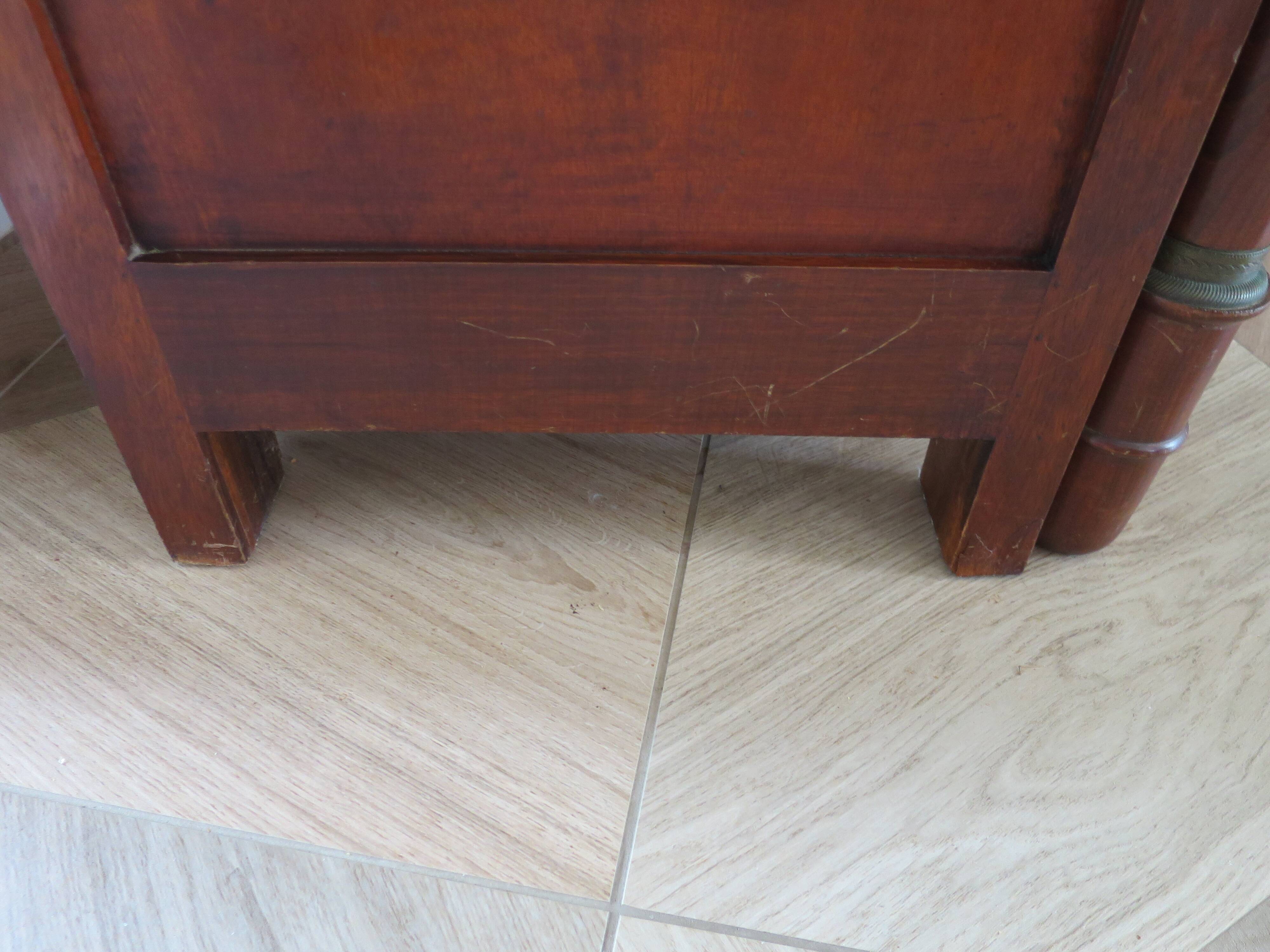 4-drawer chest of drawers - empire style - with detached columns - mahogany-bronze stain