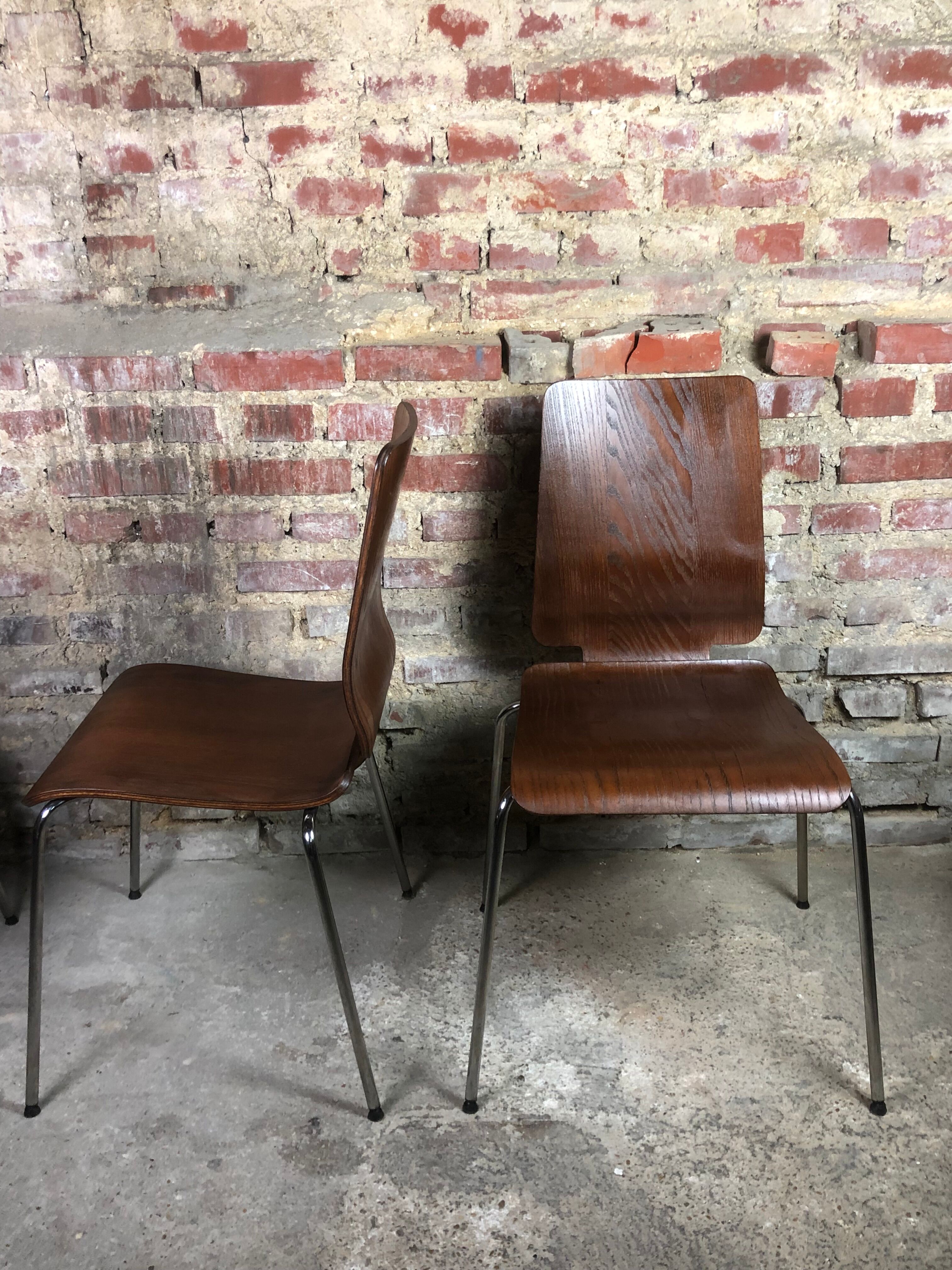 Vintage Scandinavian chairs in thermoformed wood 1970