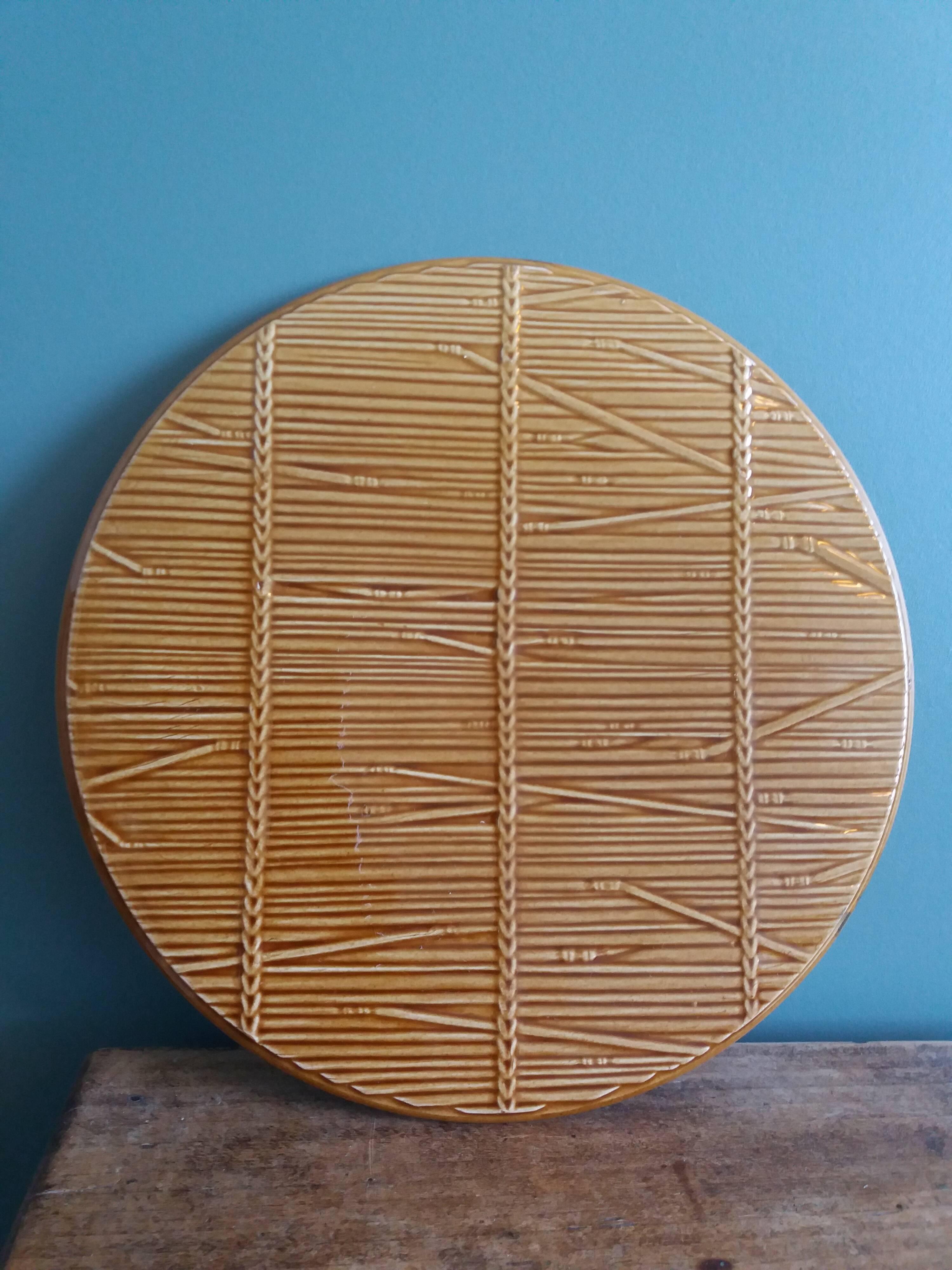 Gien cheese board with wicker straw decor