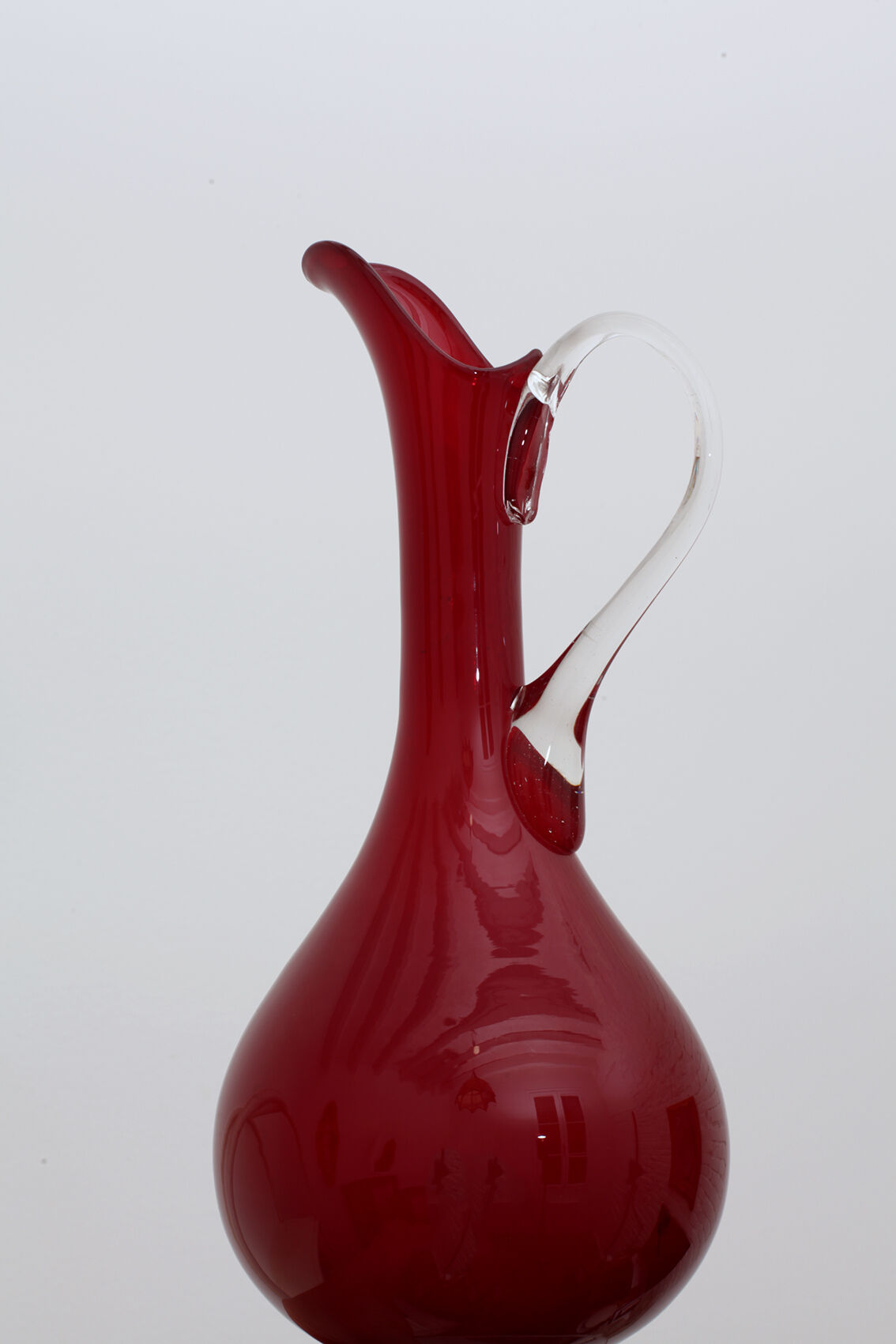 Vase carafe élégante en verre rouge