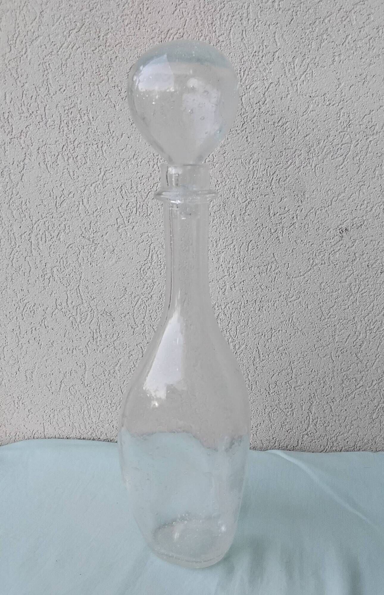 Carafe en verre bullé