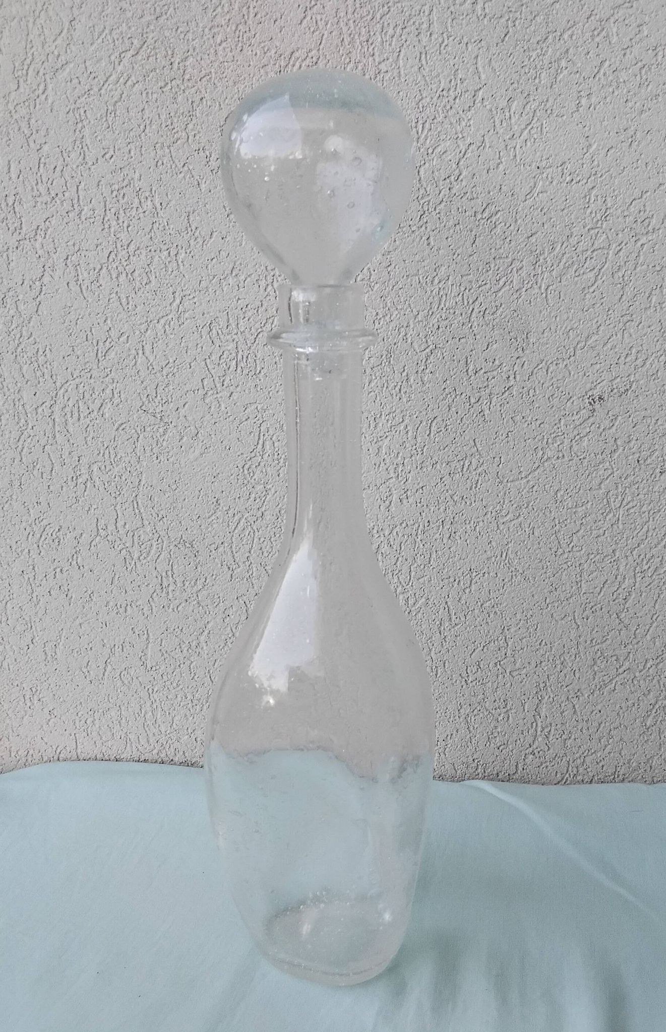 Bubble glass carafe