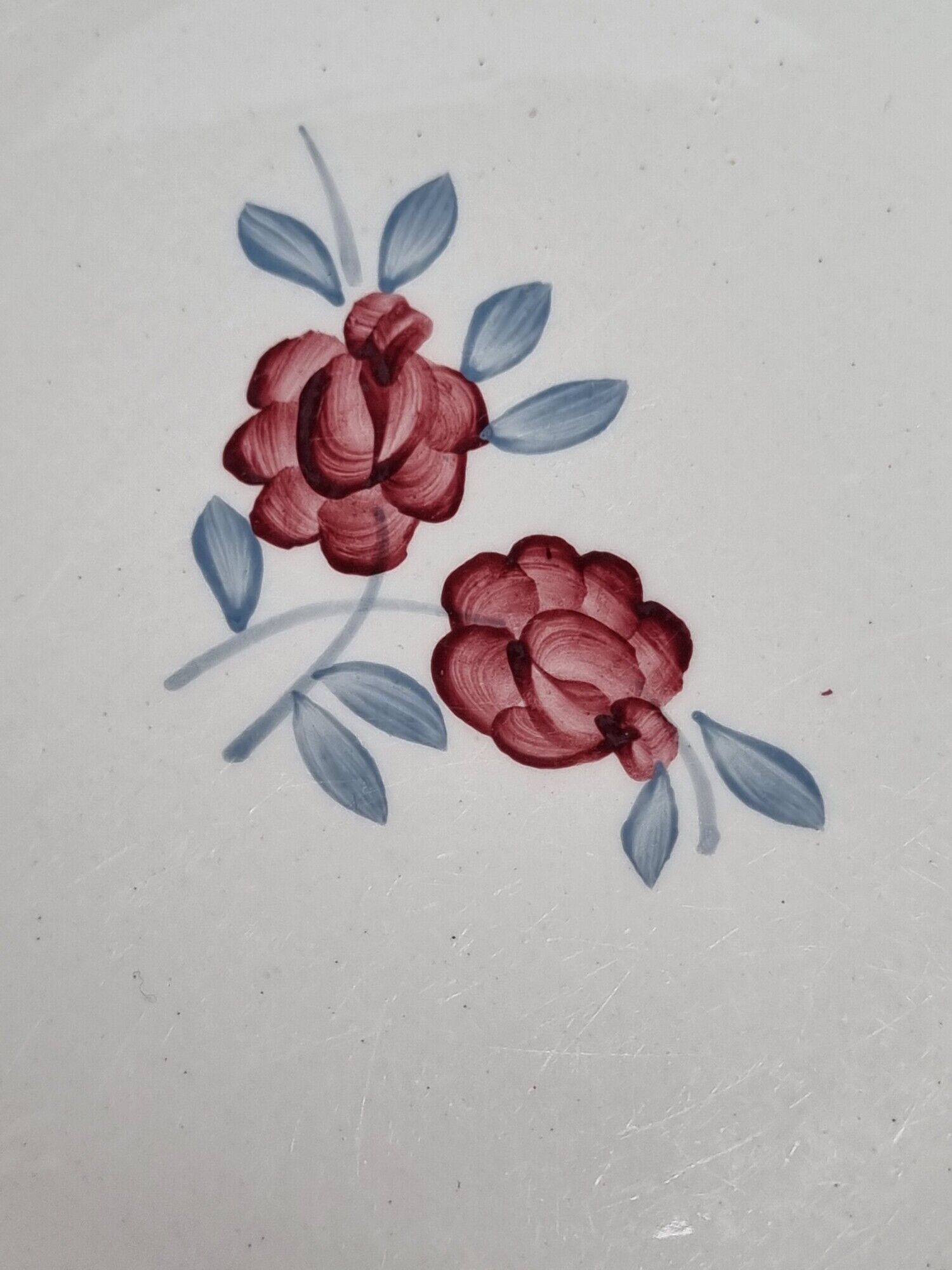 Set of four dessert plates decorated with flower, Maryvonne, 21 cm