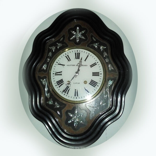 Antique horloge de chien en bois sculpté à œil mobile