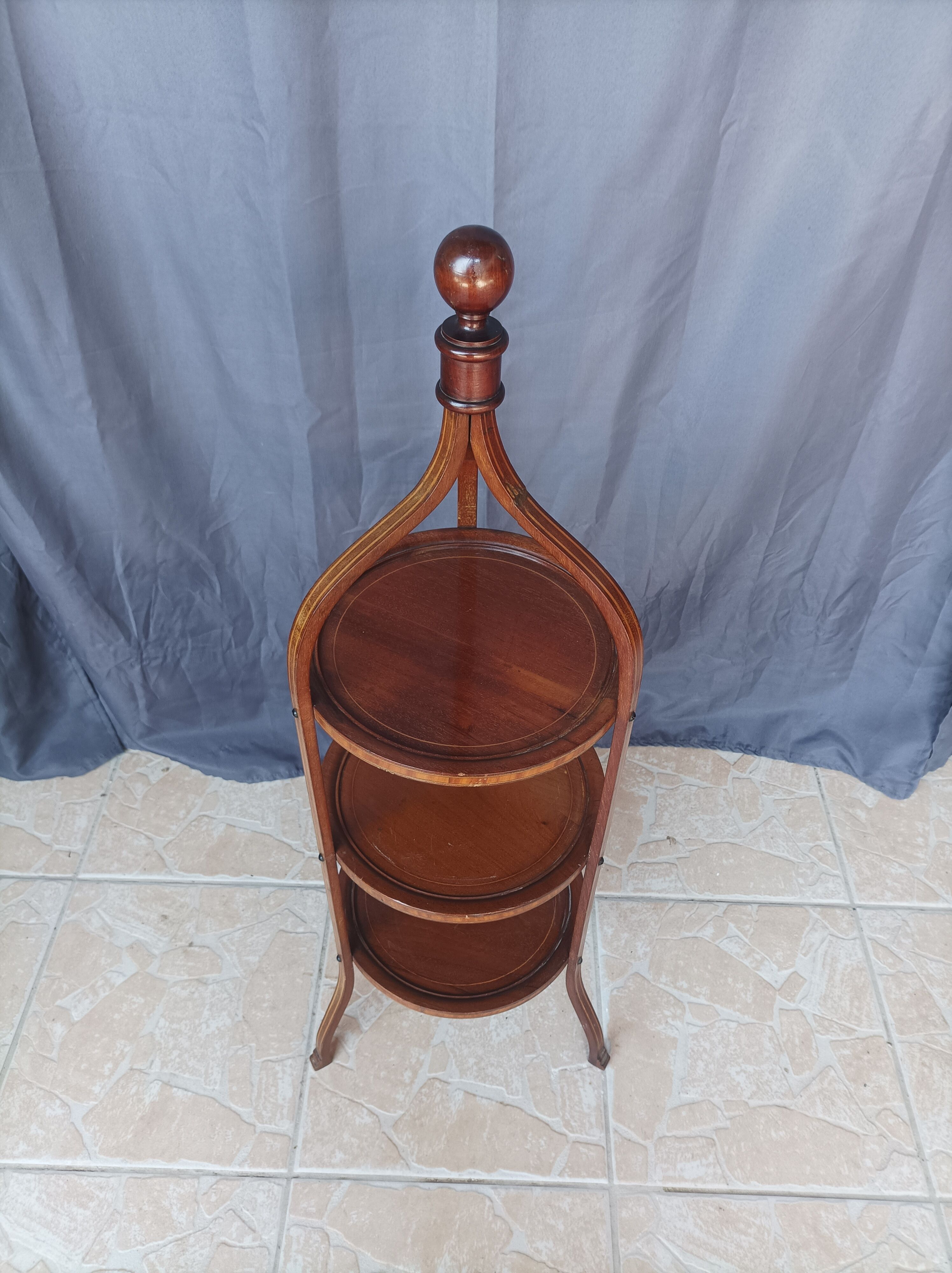 English pedestal table 3 mahogany trays
