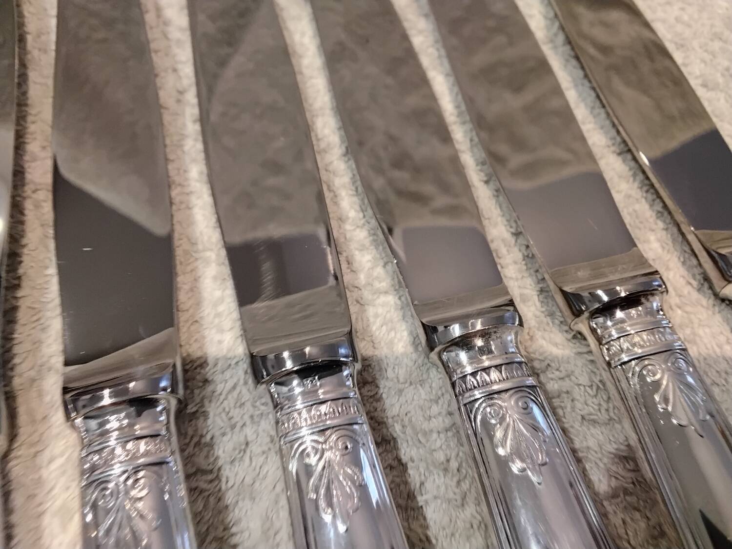 6 silver-plated table knives by Christofle Malmaison