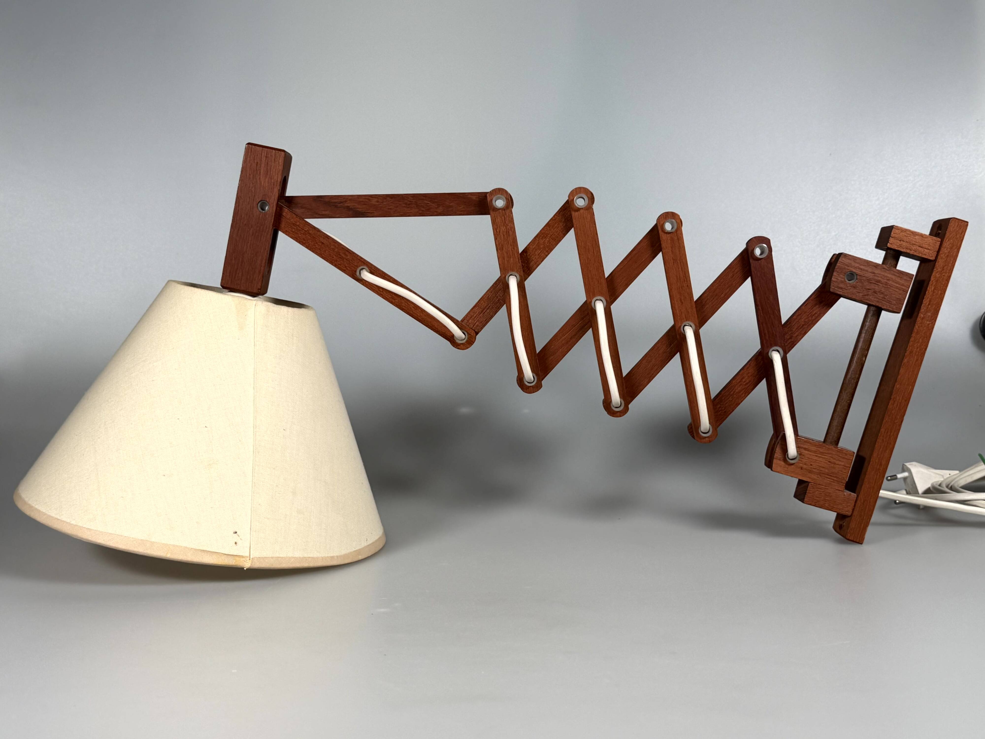 Applique murale des années 1960 1970, lampe ciseaux en teck, Danemark, design danois
