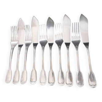 Cinq couteaux et cinq fourchettes à poisson Christofle en métal argenté