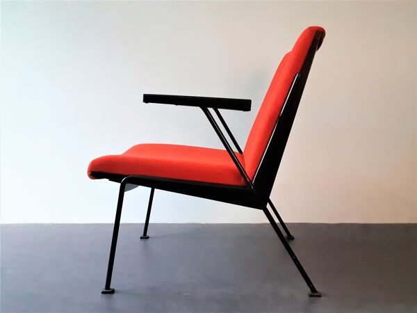 Chaise longue 'Oase' rouge avec accoudoirs de Wim Rietveld pour Ahrend de Cirkel, 3 disponibles