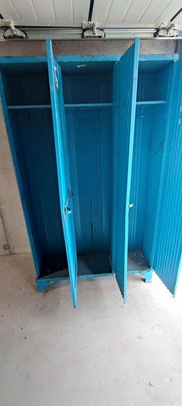 Six-door wardrobe