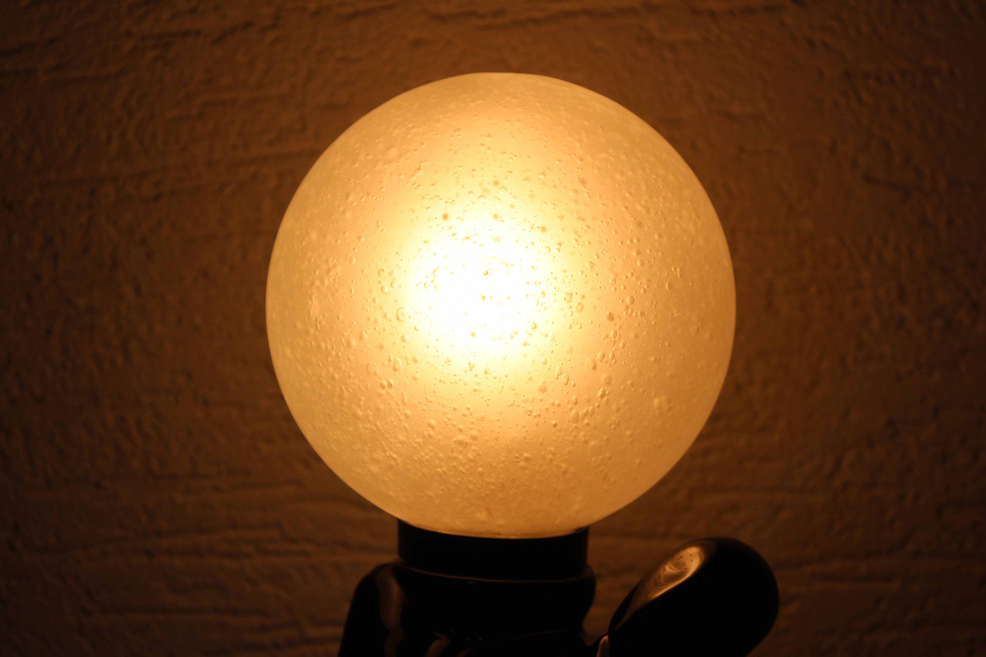 Earthenware table lamp