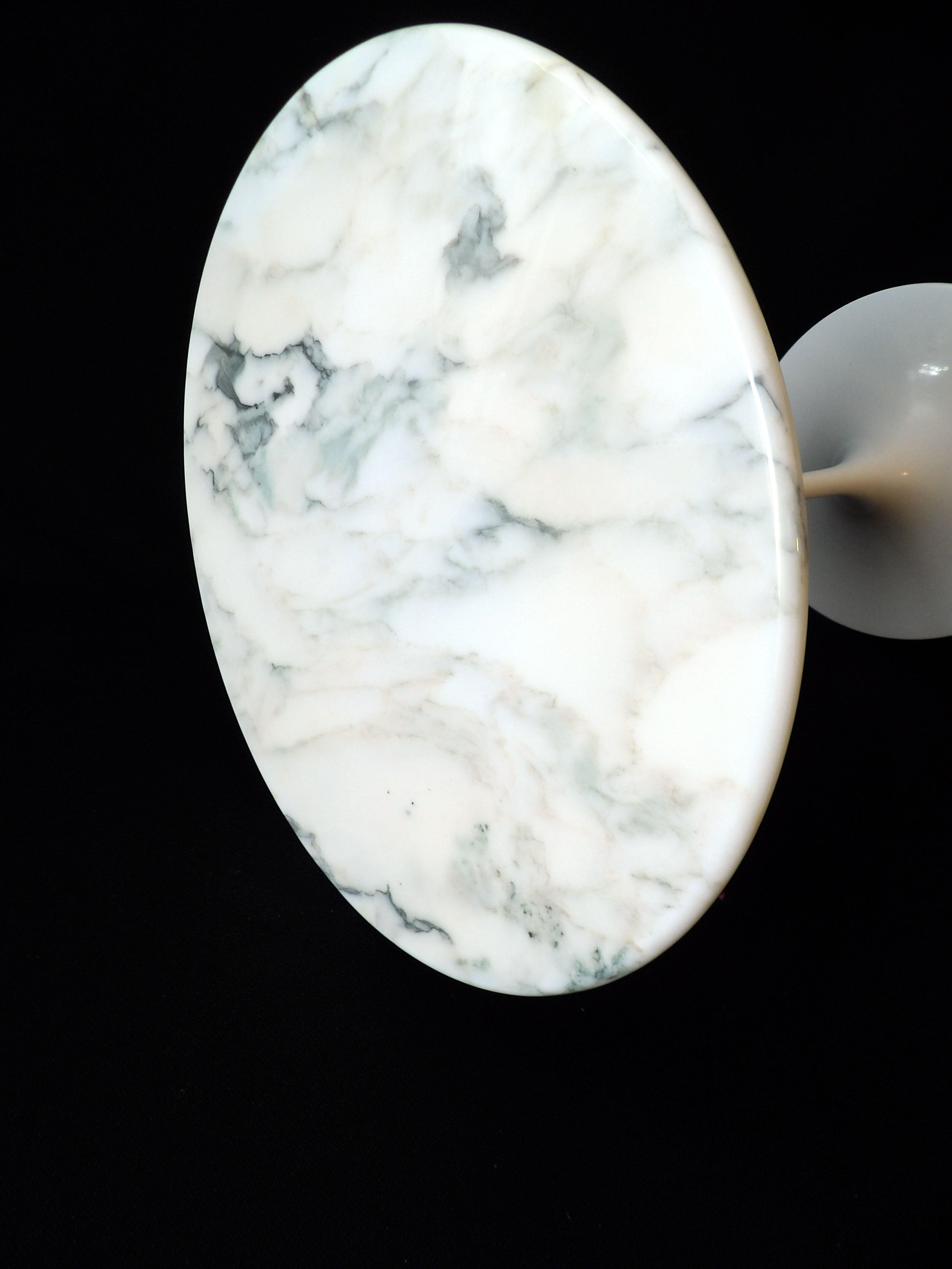 Tulip side table by Eero Saarinen for Knoll International