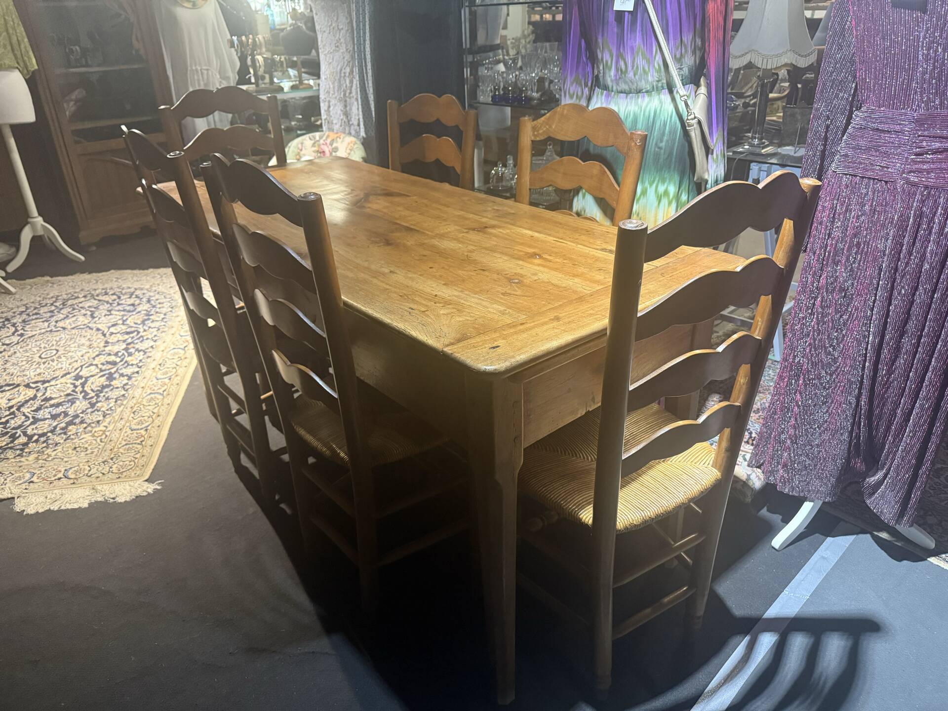 Farm table