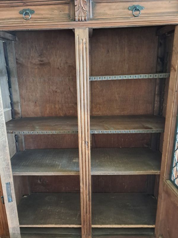 Petite armoire bibliothèque