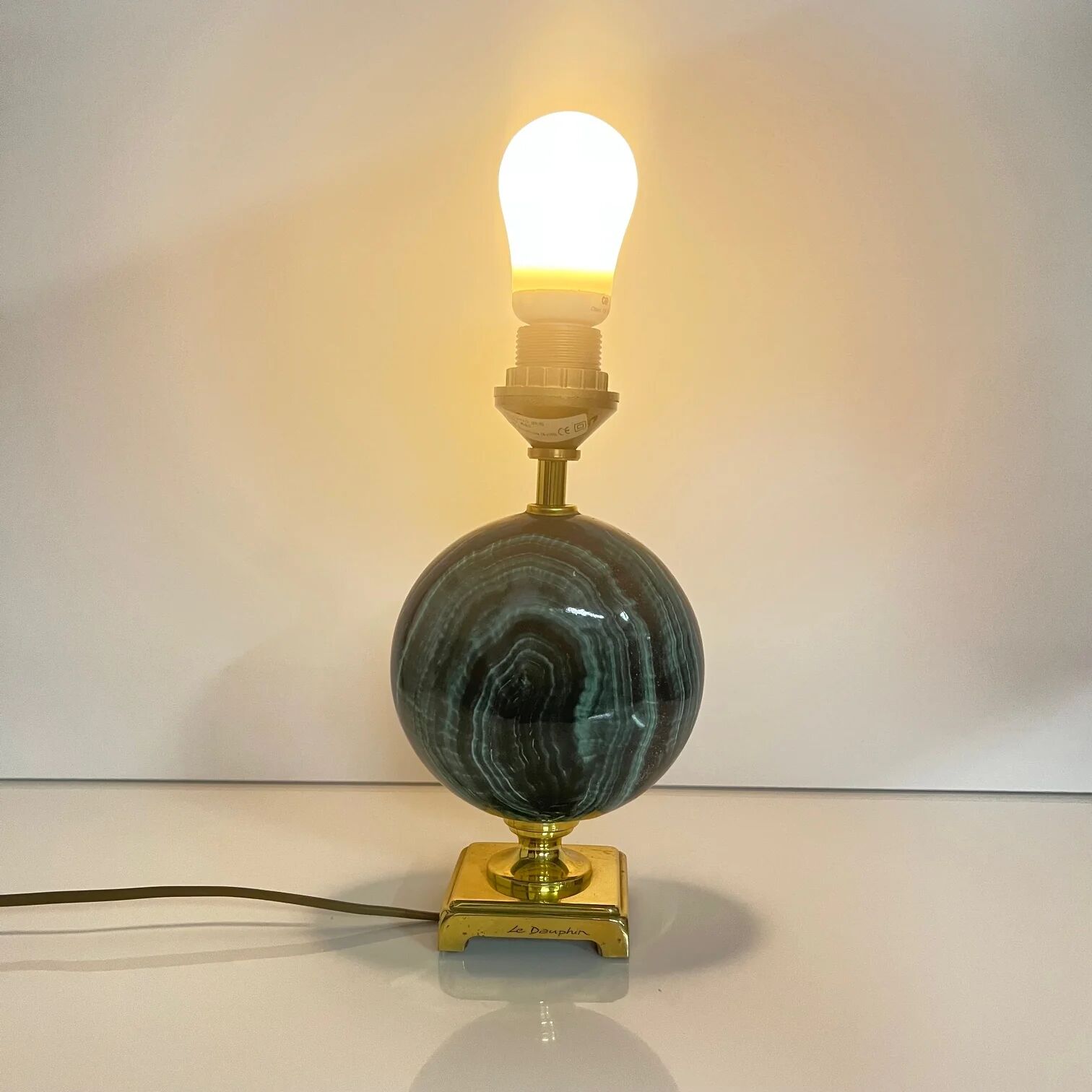 Table lamp Maison Le Dauphin in brass and green malachite imitation, 1980.