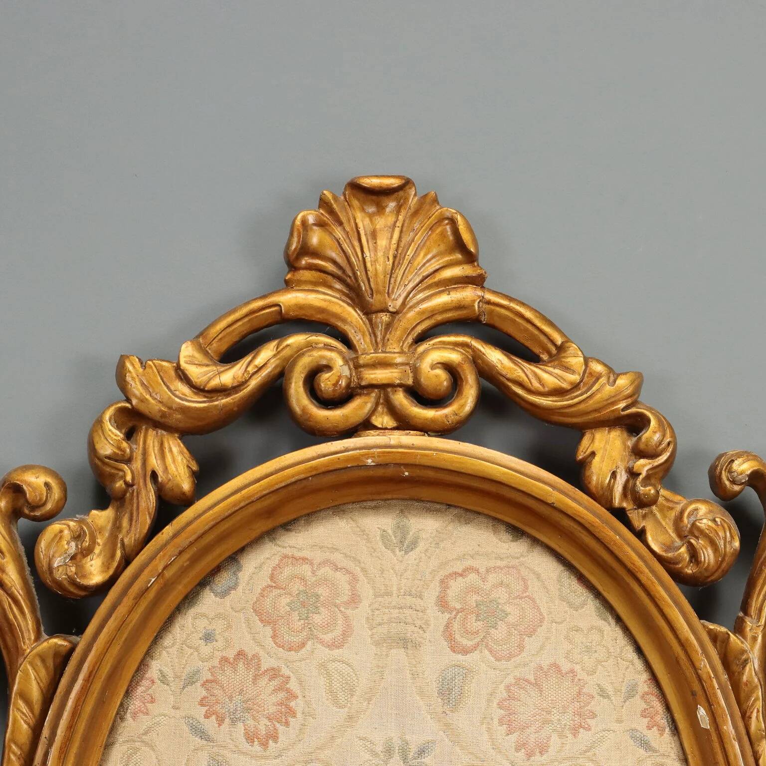Tête de lit double sculptée et dorée