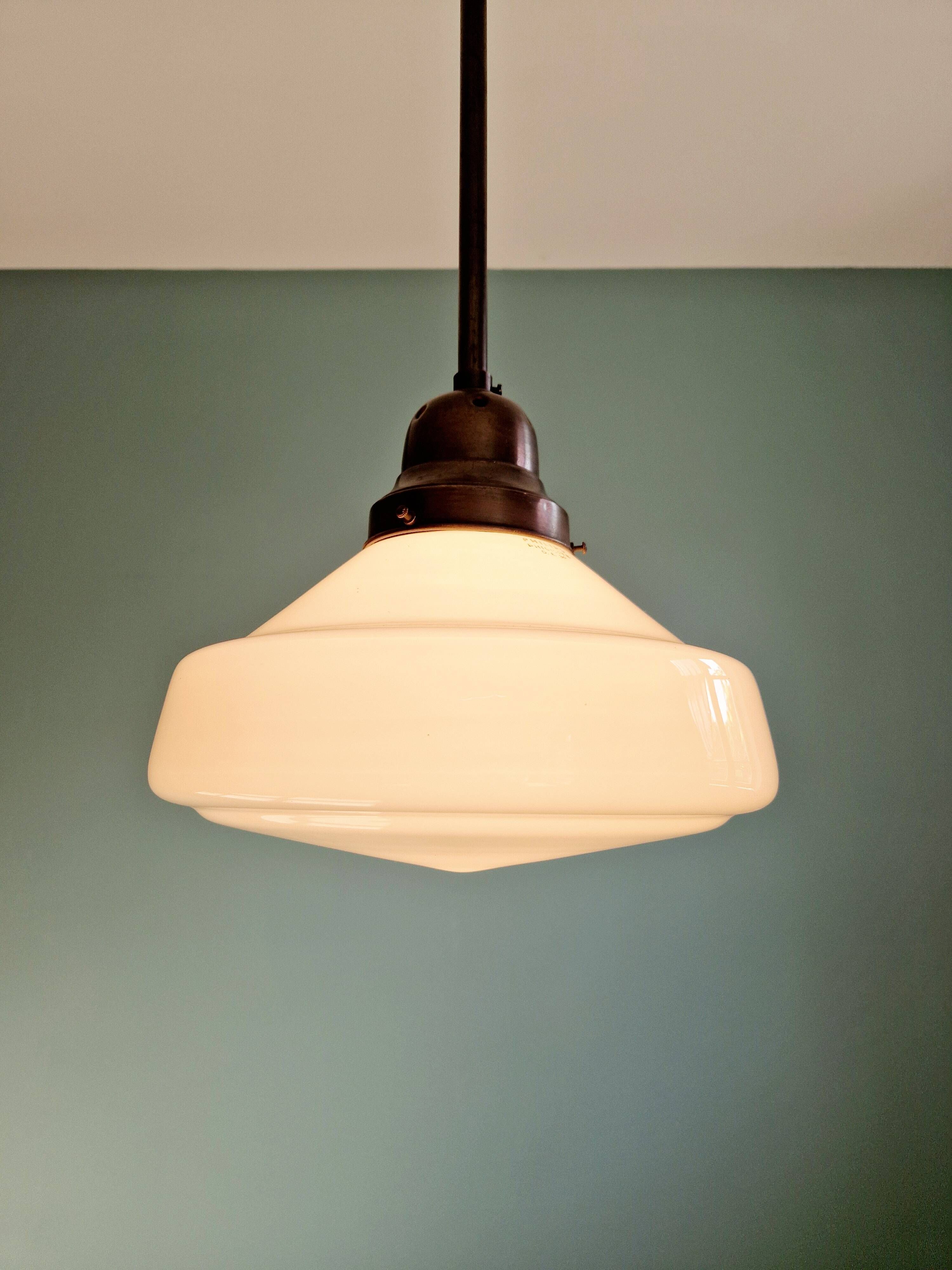 Grande Suspension Art Déco Opaline Blanche - éclairage Ancien Reconditionné Prêt à Installer
