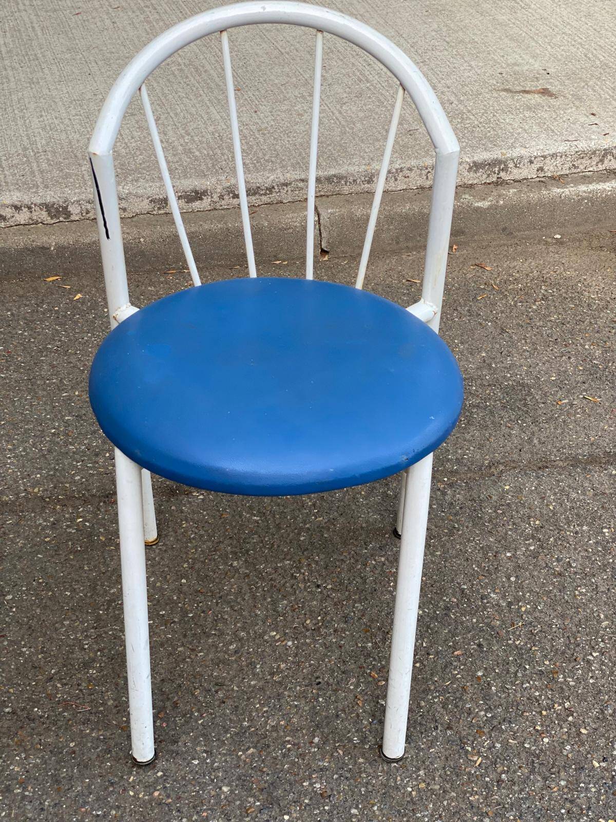 Vintage bistro garden chair in white tubular steel and blue leather from the 1980s.