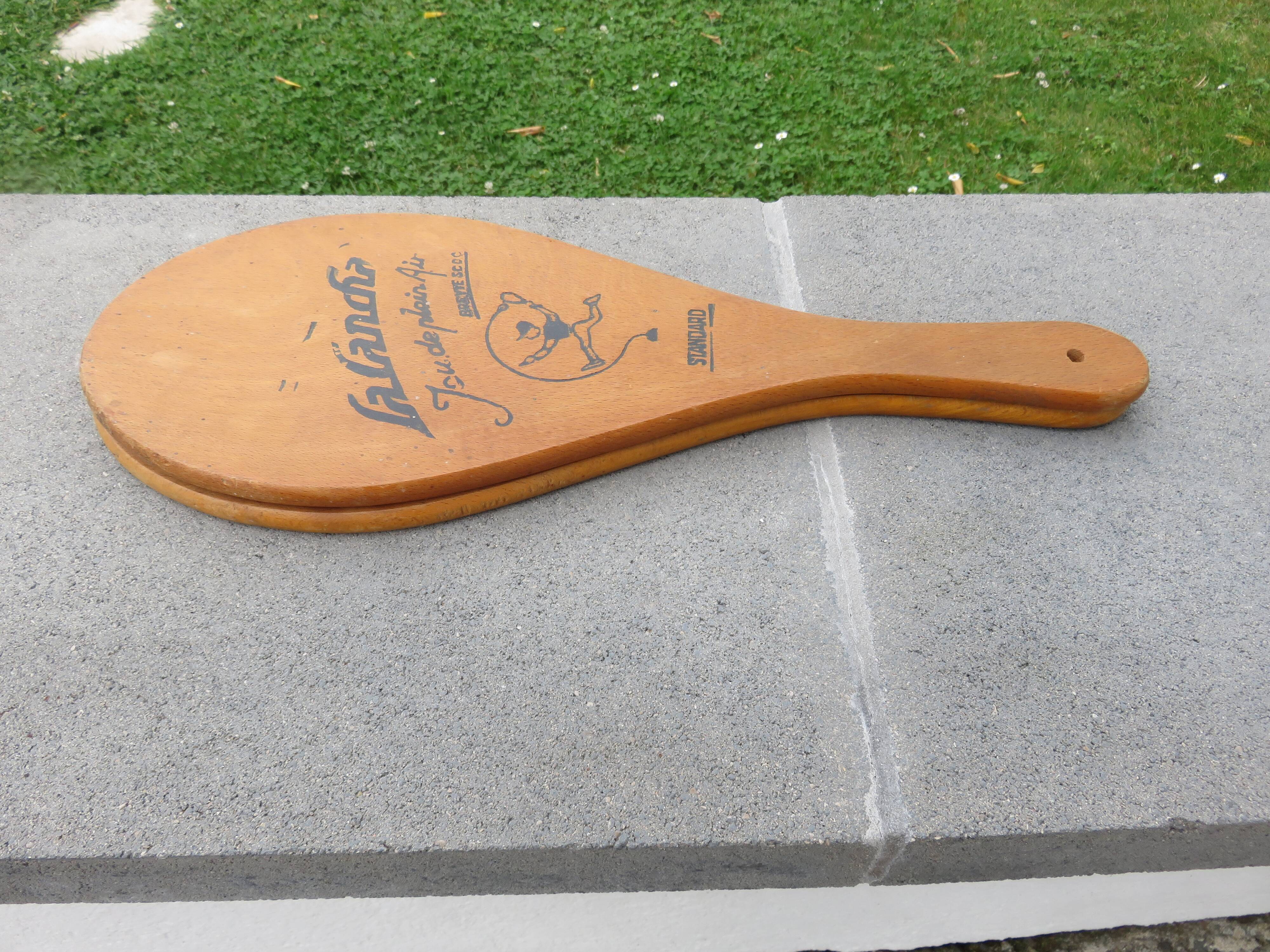 Pair of wooden "la cancha" snowshoes, Basque Country, Peleton, 1960