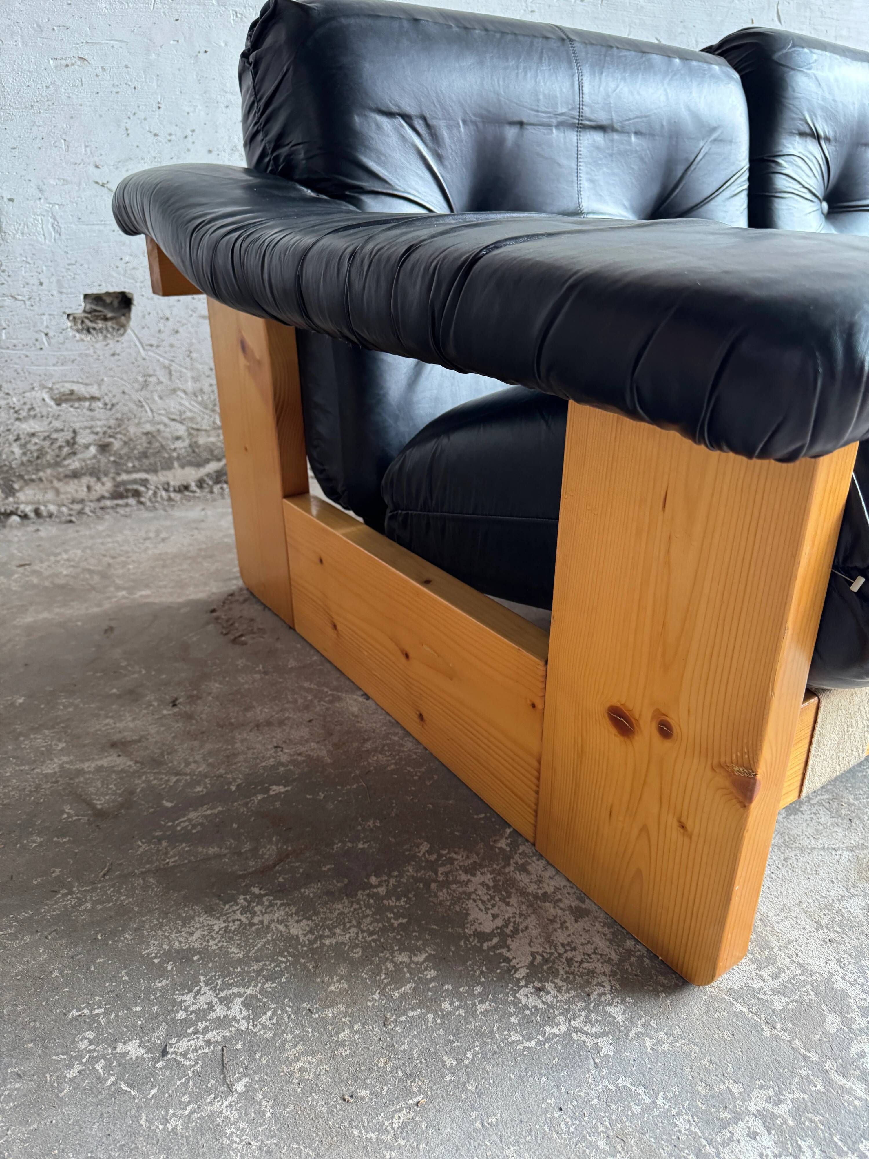 Vintage Italian sofa Poltrona Munari – 1970s design