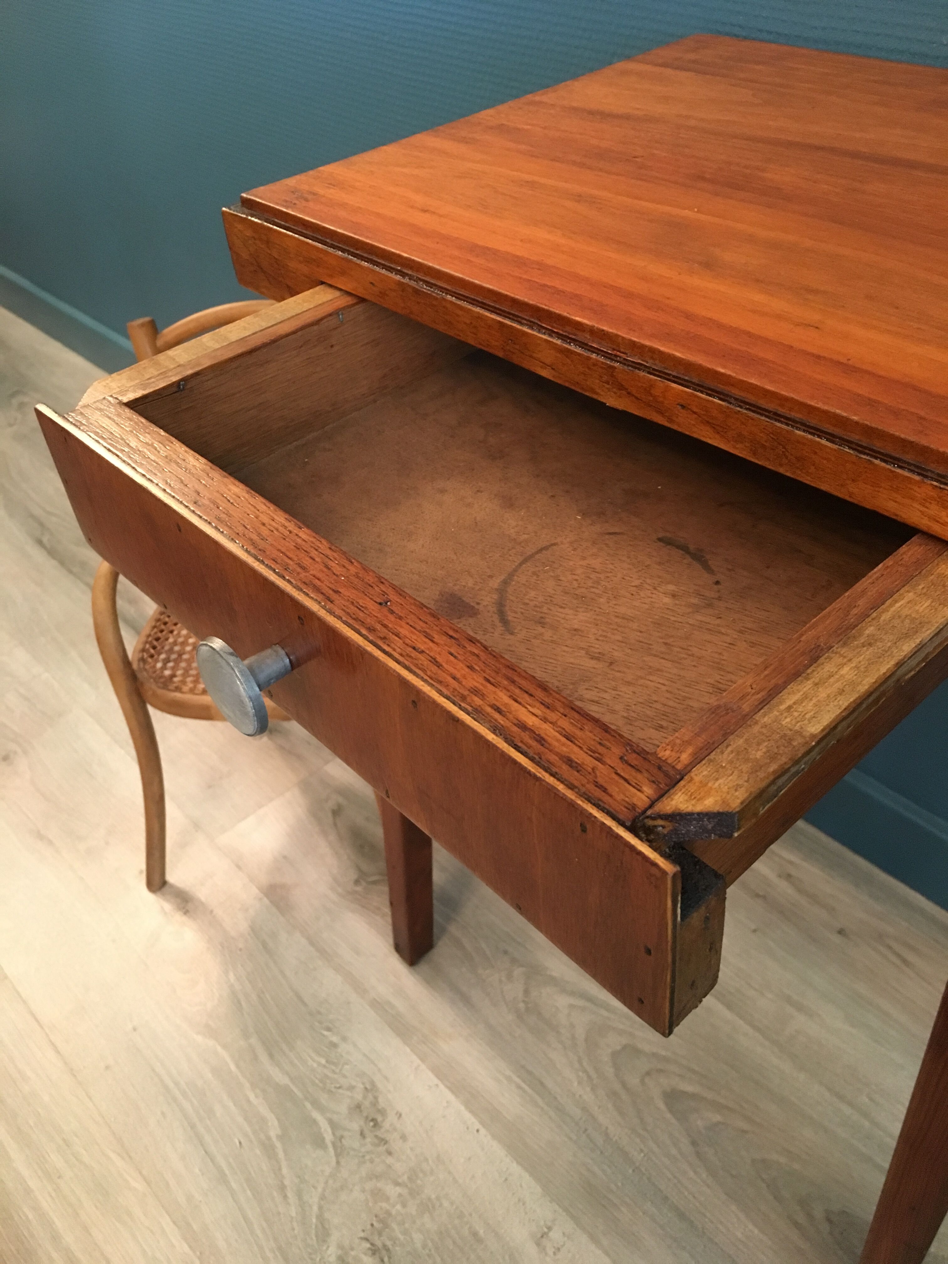Art Deco 1940 side table compass feet