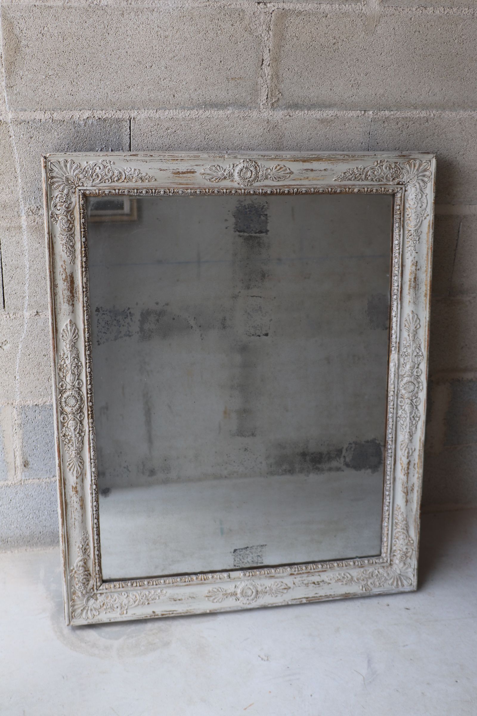 Large mirror early 19th old in patinated wood and mercury