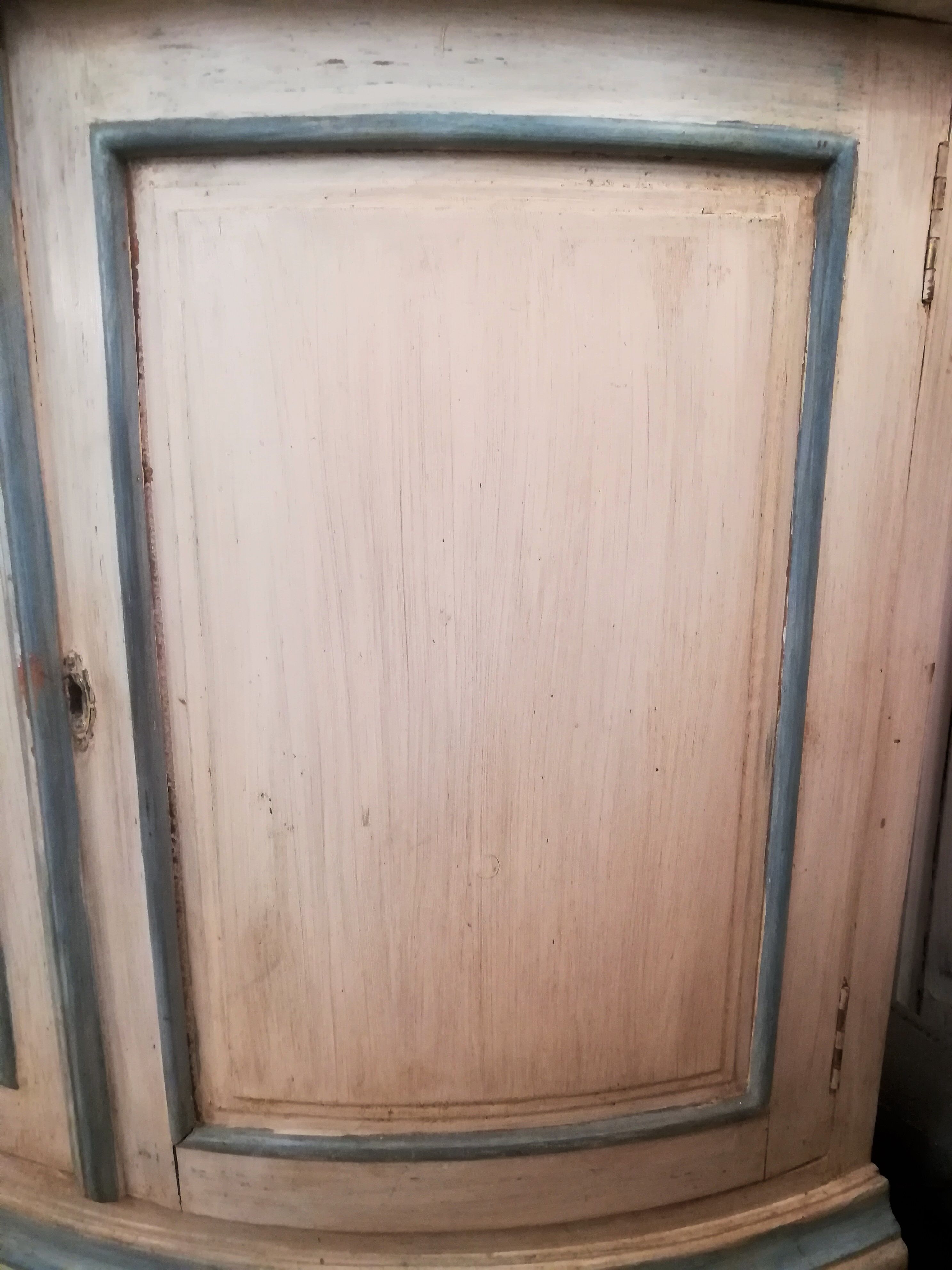 Encoignure 2 patinated body