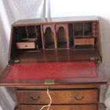 English secretary in walnut grazing