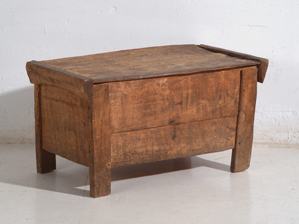 Folk chest in carved beech – Transylvania, circa 1880-1900