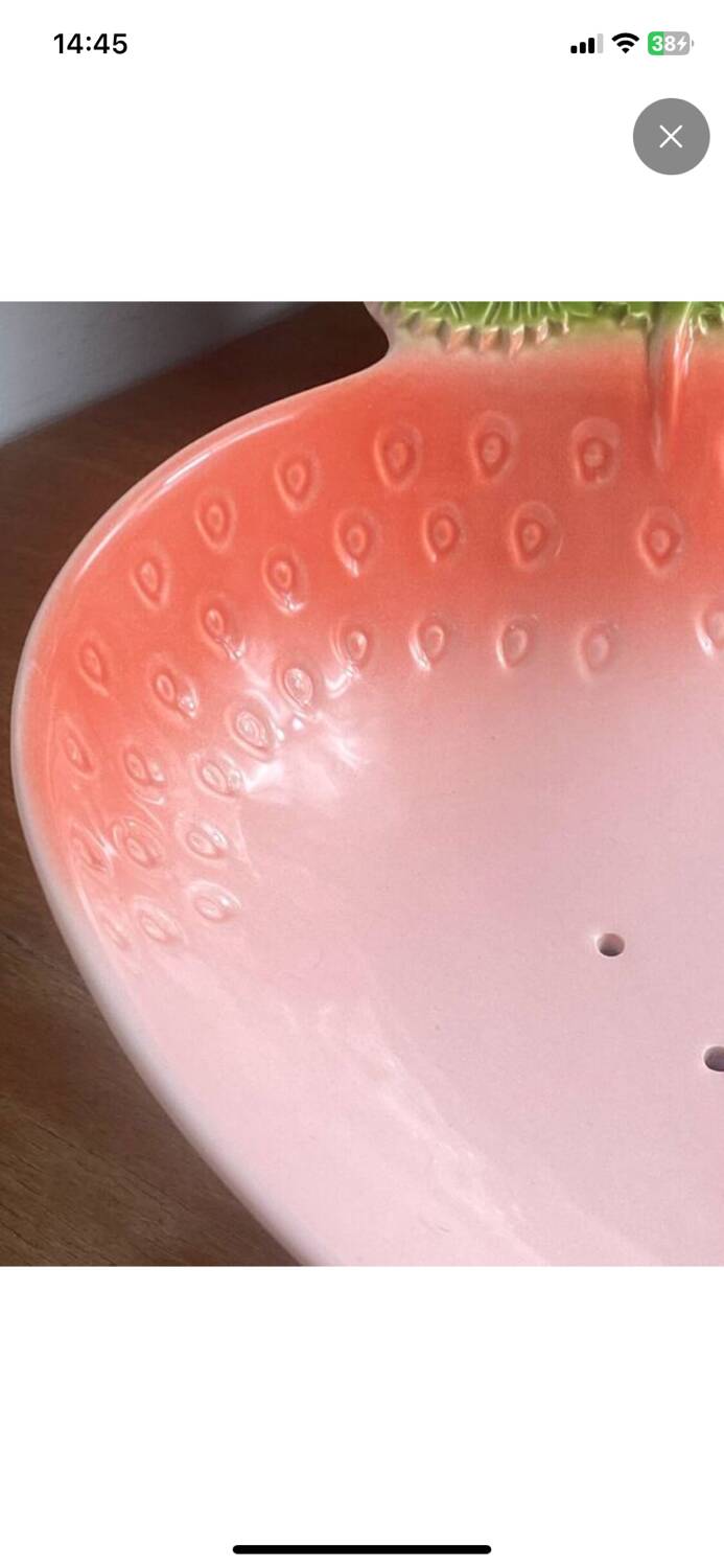 Strawberry-shaped earthenware salad bowl