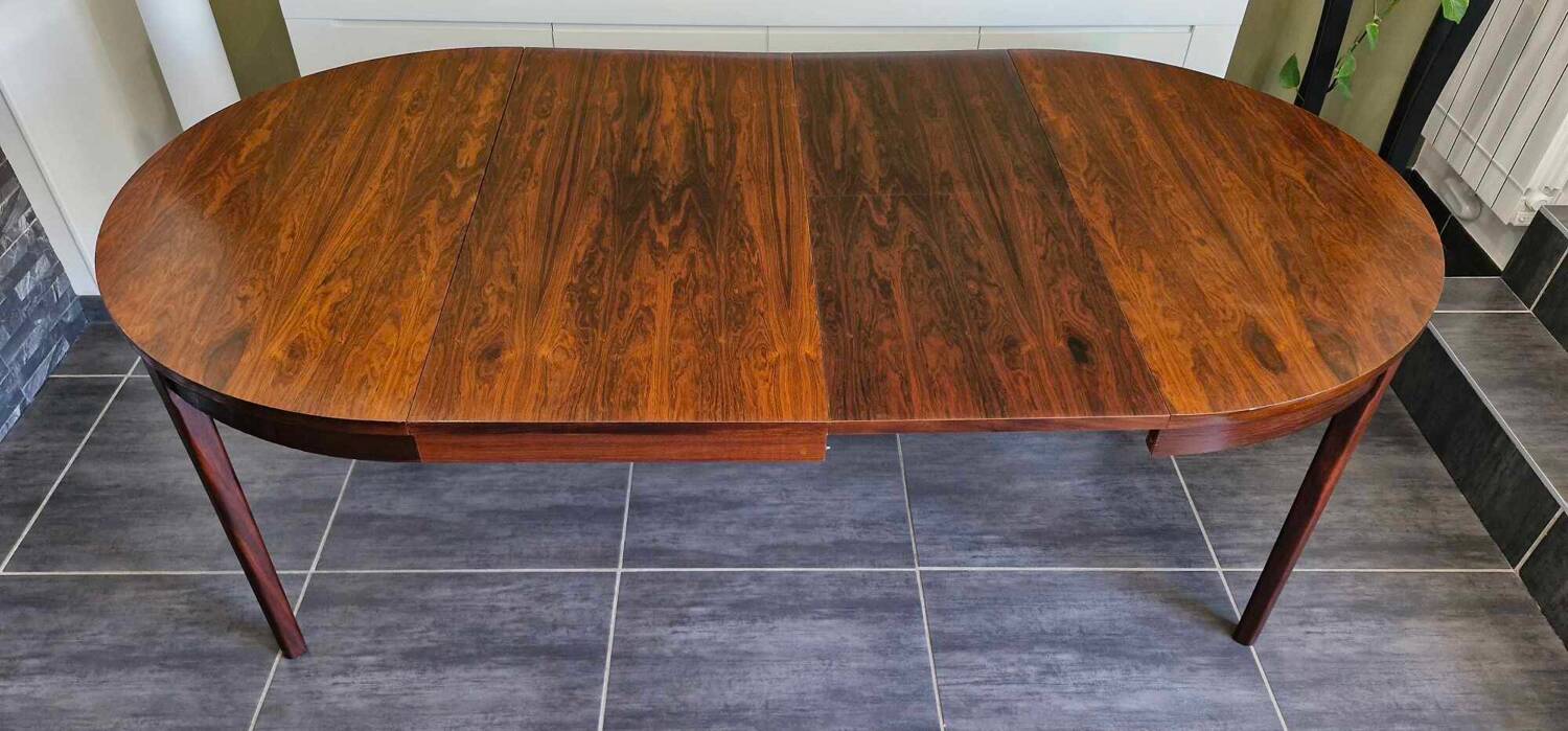 Scandinavian extendable round table in rosewood, 1970s