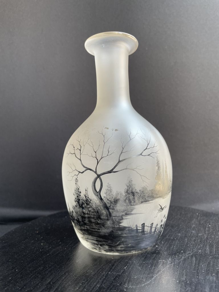 Carafe- Scenery of a lake landscape and a crane taking off