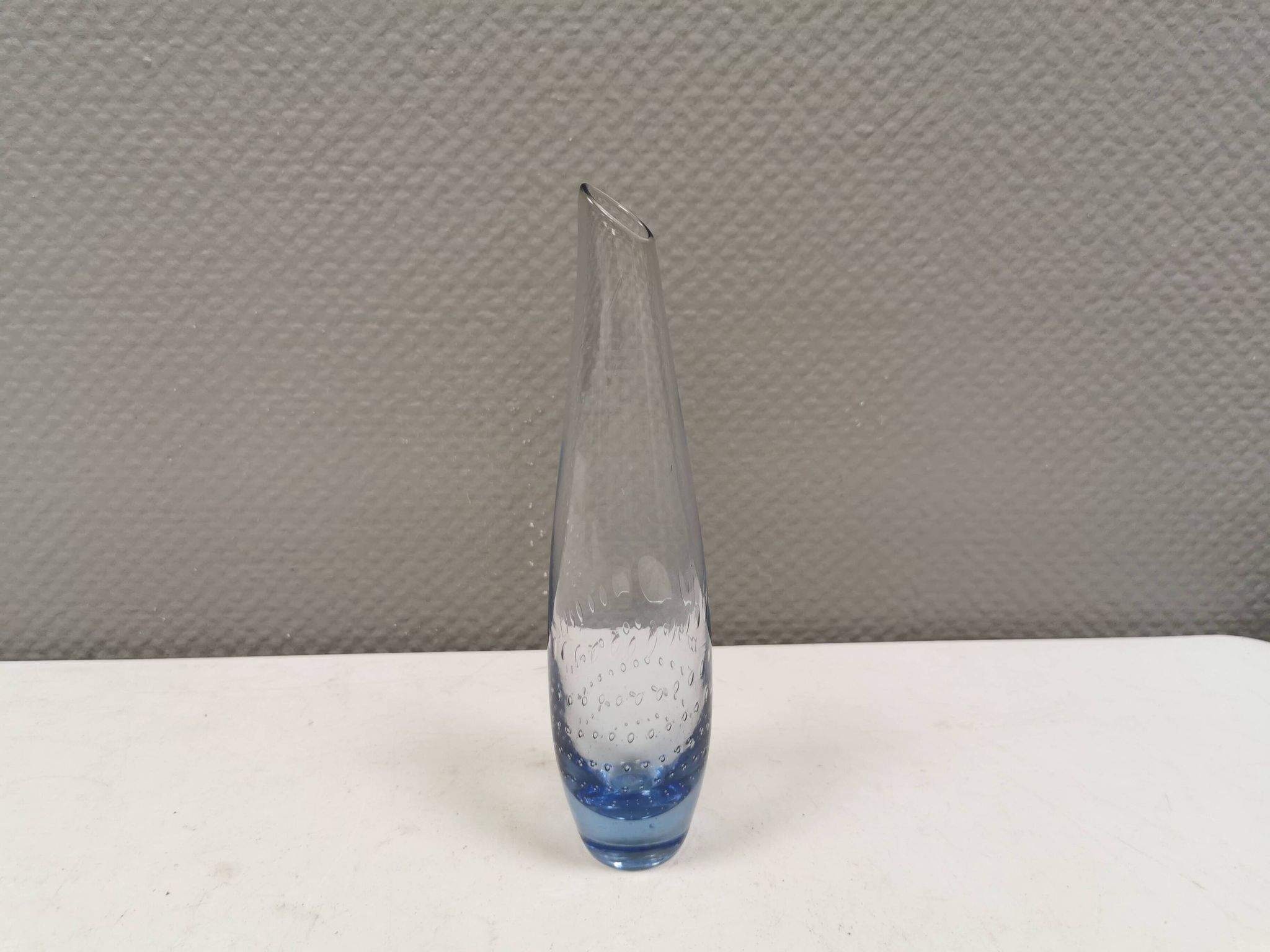 Vase finlandais en verre bleu