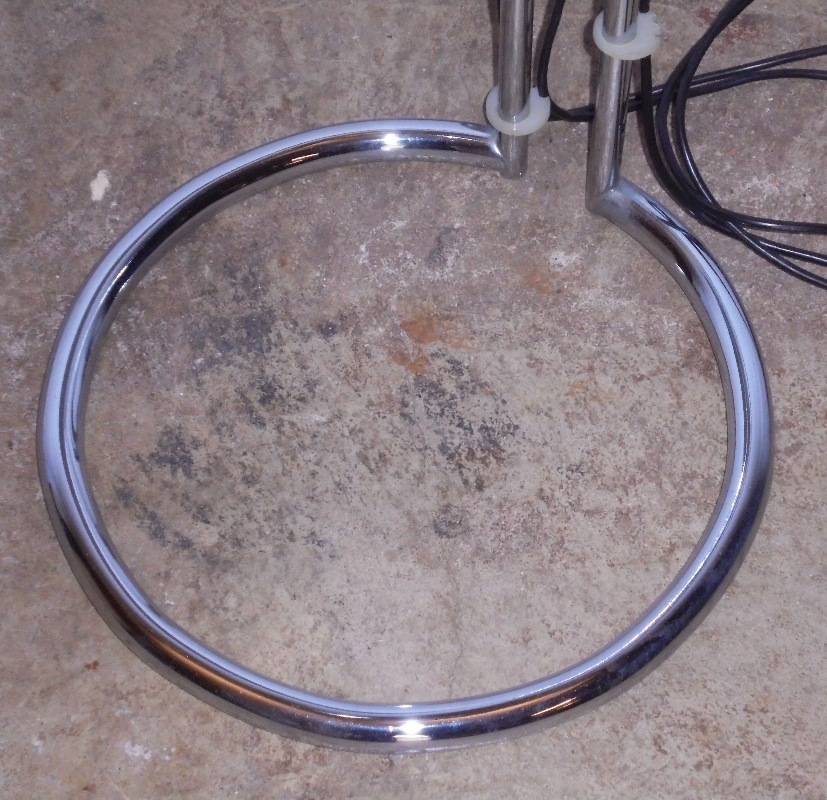 Gioffredo Reggiani's 3-ball lamppost from the 70s