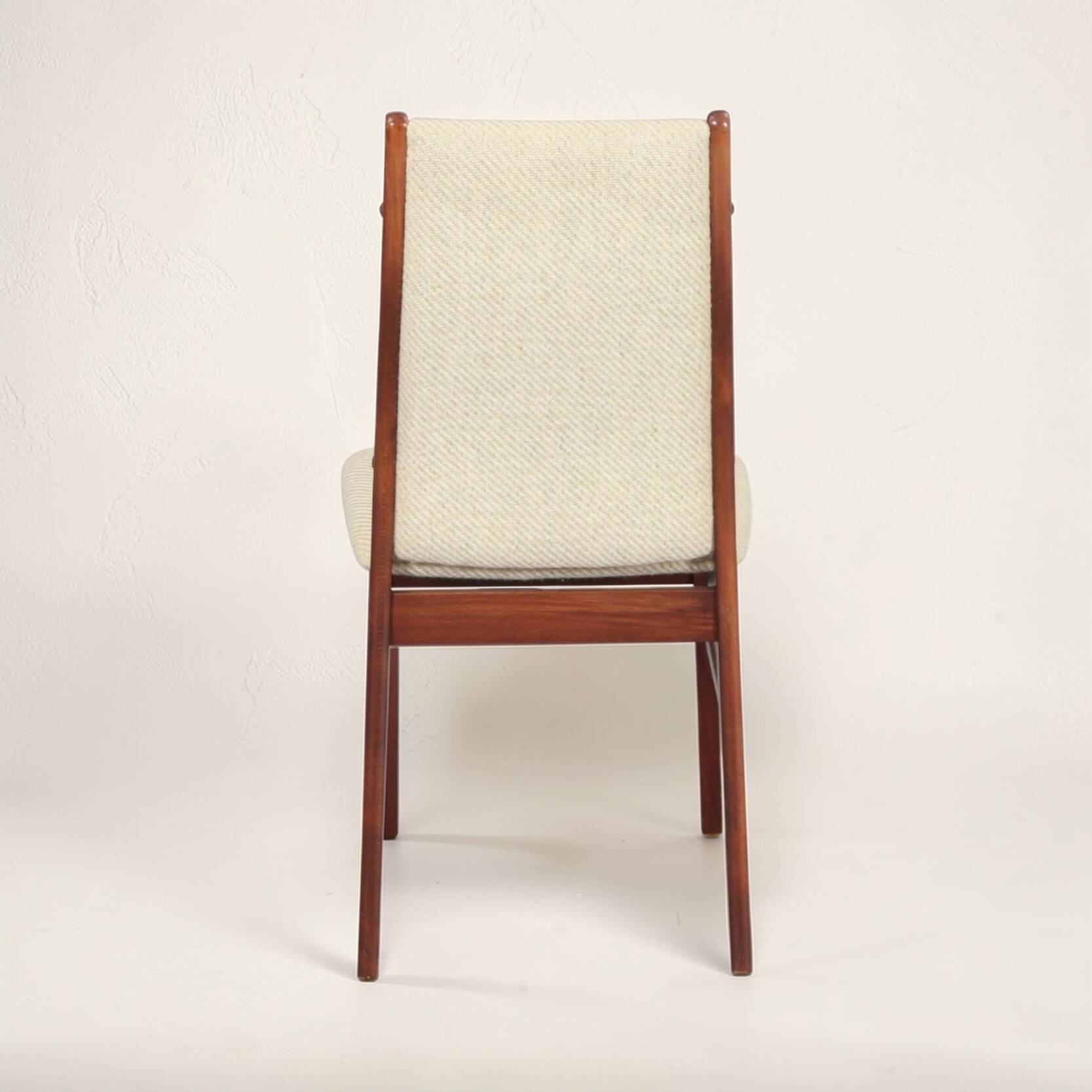 6 Scandinavian design chairs from the 1960s/70s by Johannes Andersen.