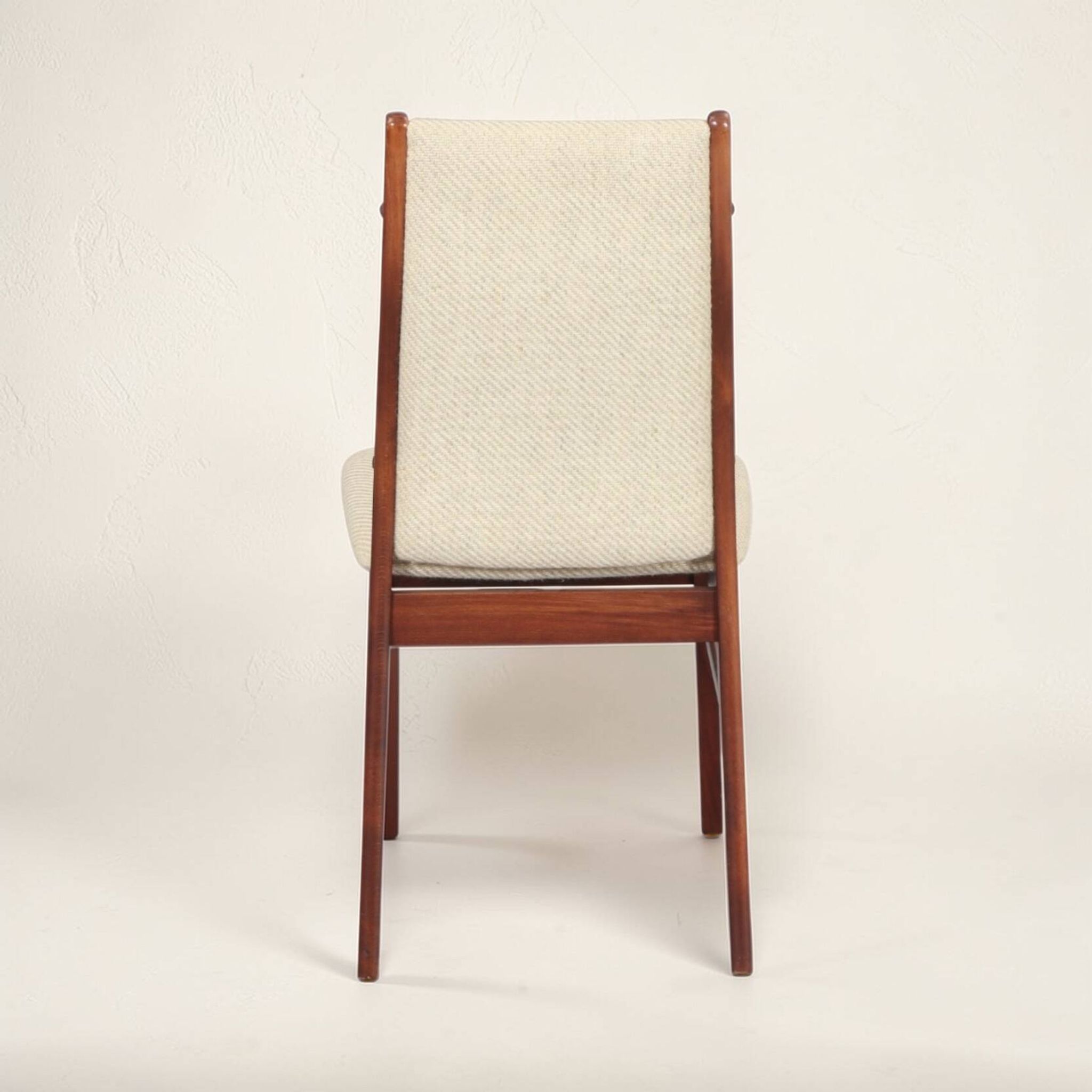 6 Scandinavian design chairs from the 1960s/70s by Johannes Andersen.
