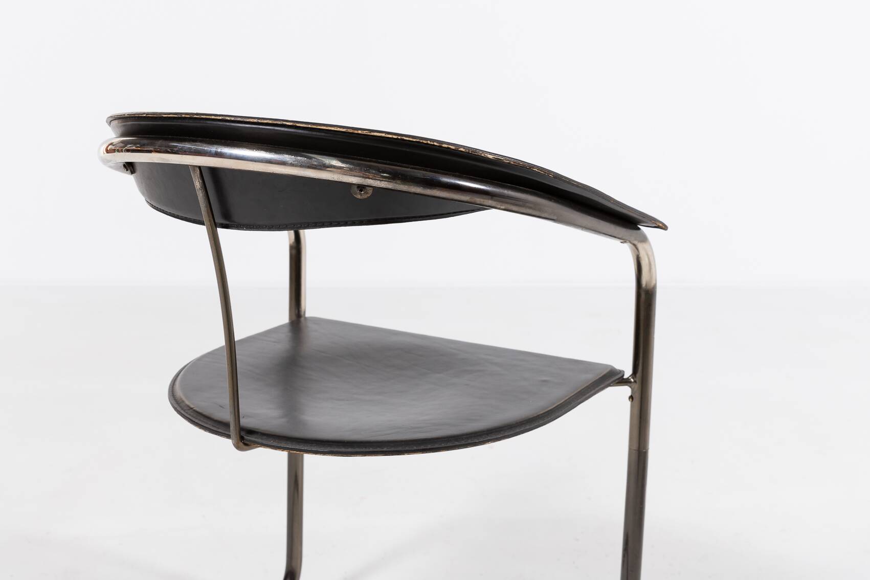 Chaises vintage italiennes en cuir noir « Canasta » d'Arrben, années 1980