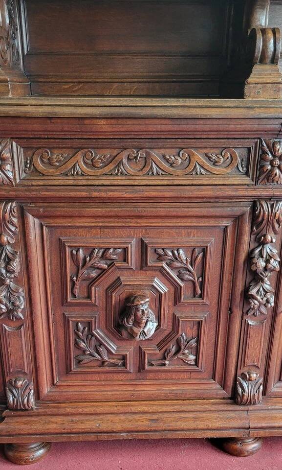 Very important Renaissance style chateau library buffet in oak