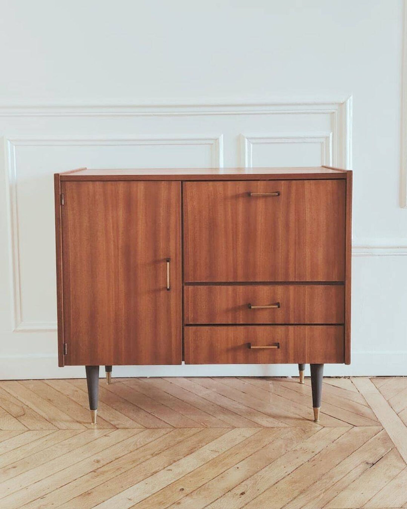 Small renovated vintage sideboard, 1950s-60s in dark wood veneer.