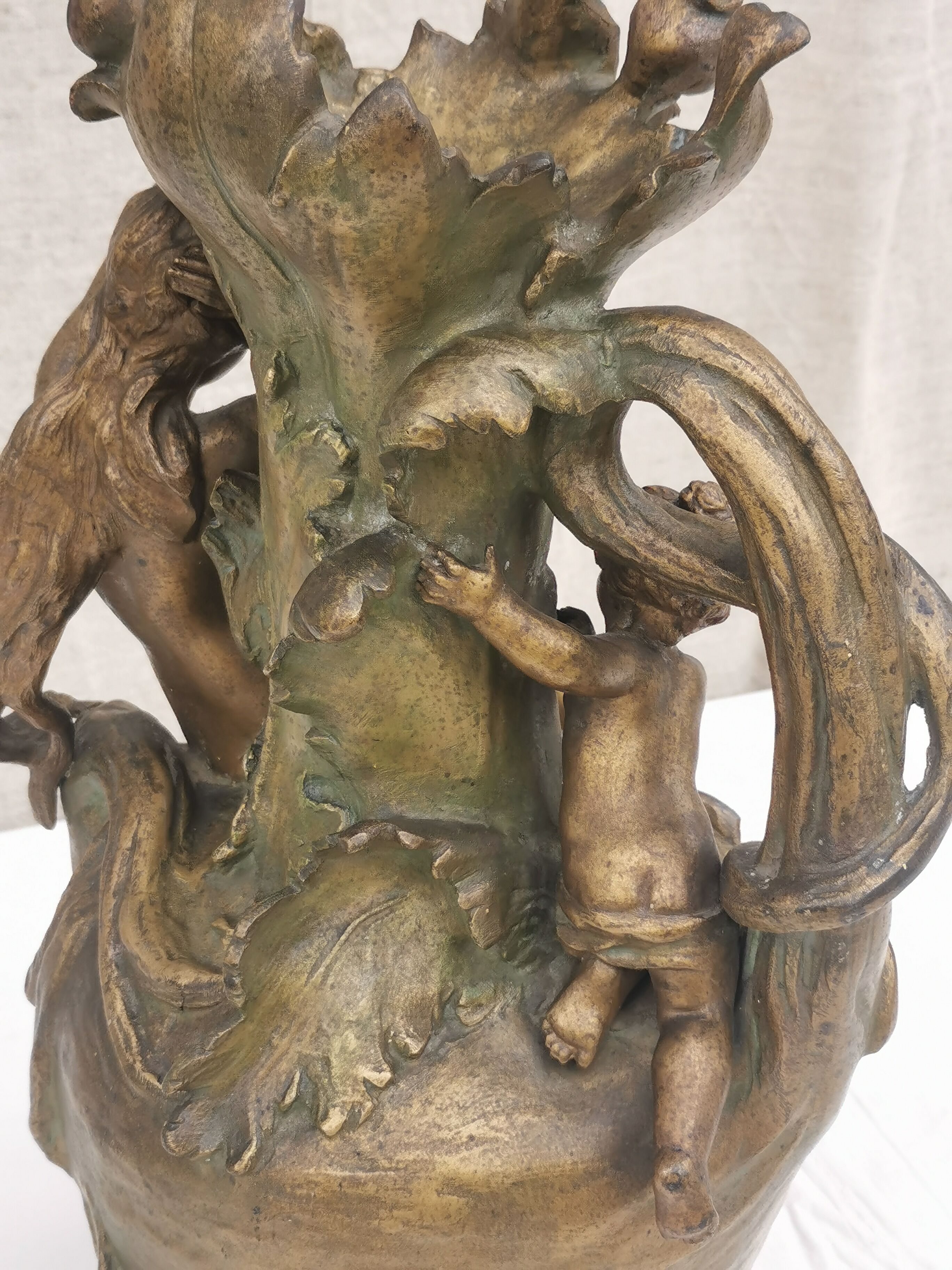 Art-nouveau sculpture signed " hyppolite moreau "