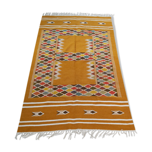 Tapis motarde à motifs