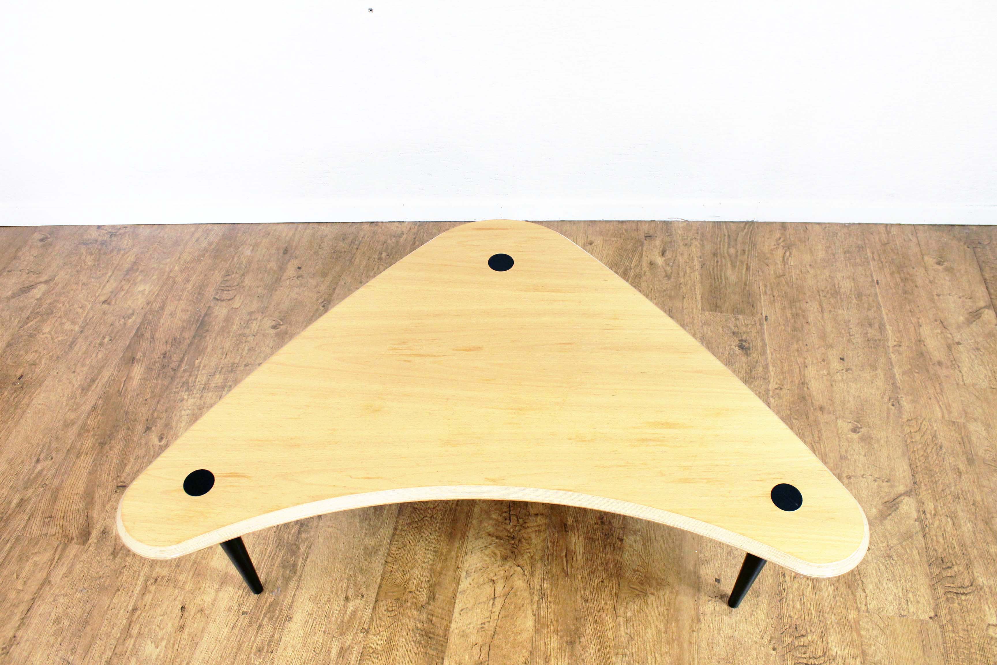 Coffee table "boomerang"