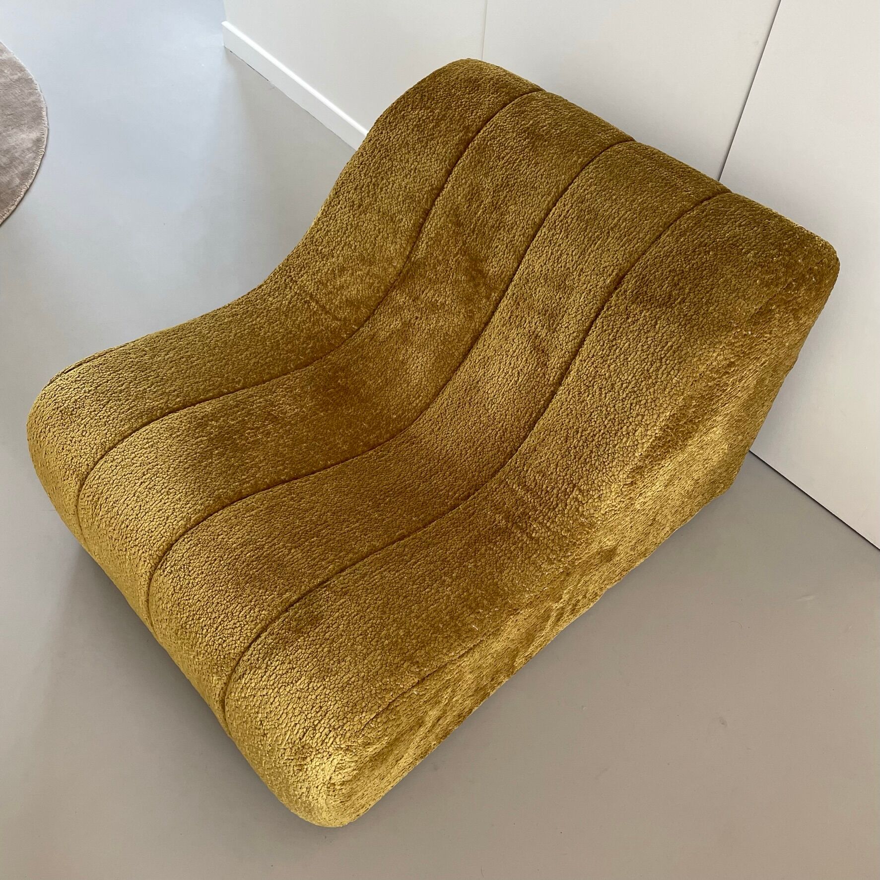 Chair, droit model from the "chromatic" series, Kwok Hoi Chan, Steiner 1970