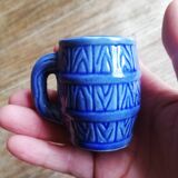Small pot with handle imitation blue varnished barrel